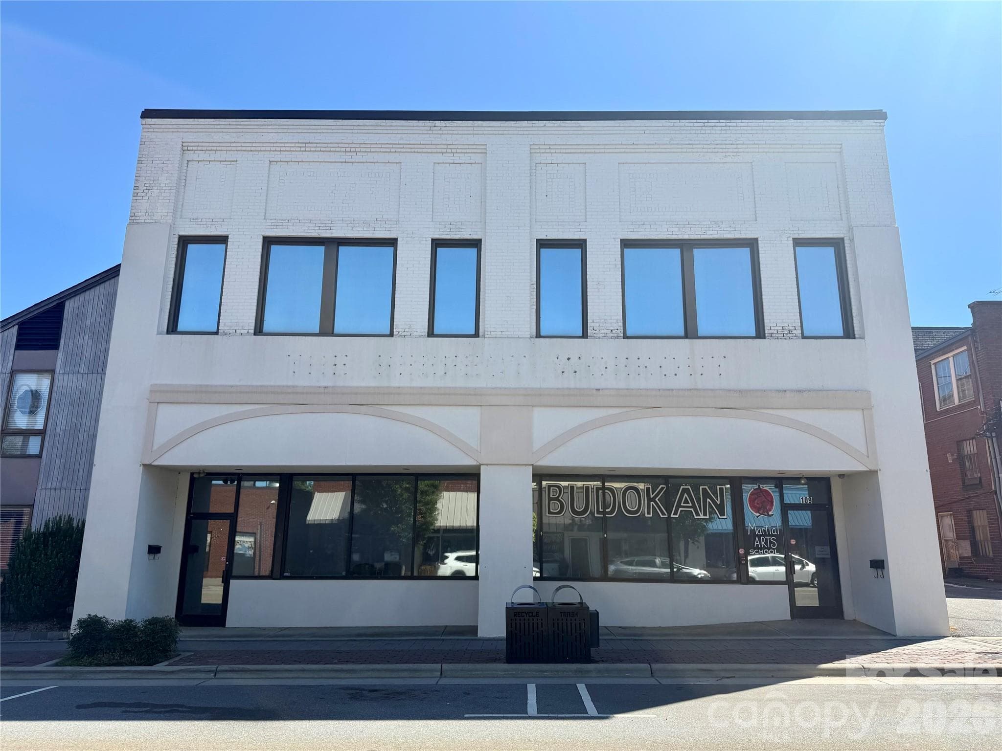 109 N Main Avenue