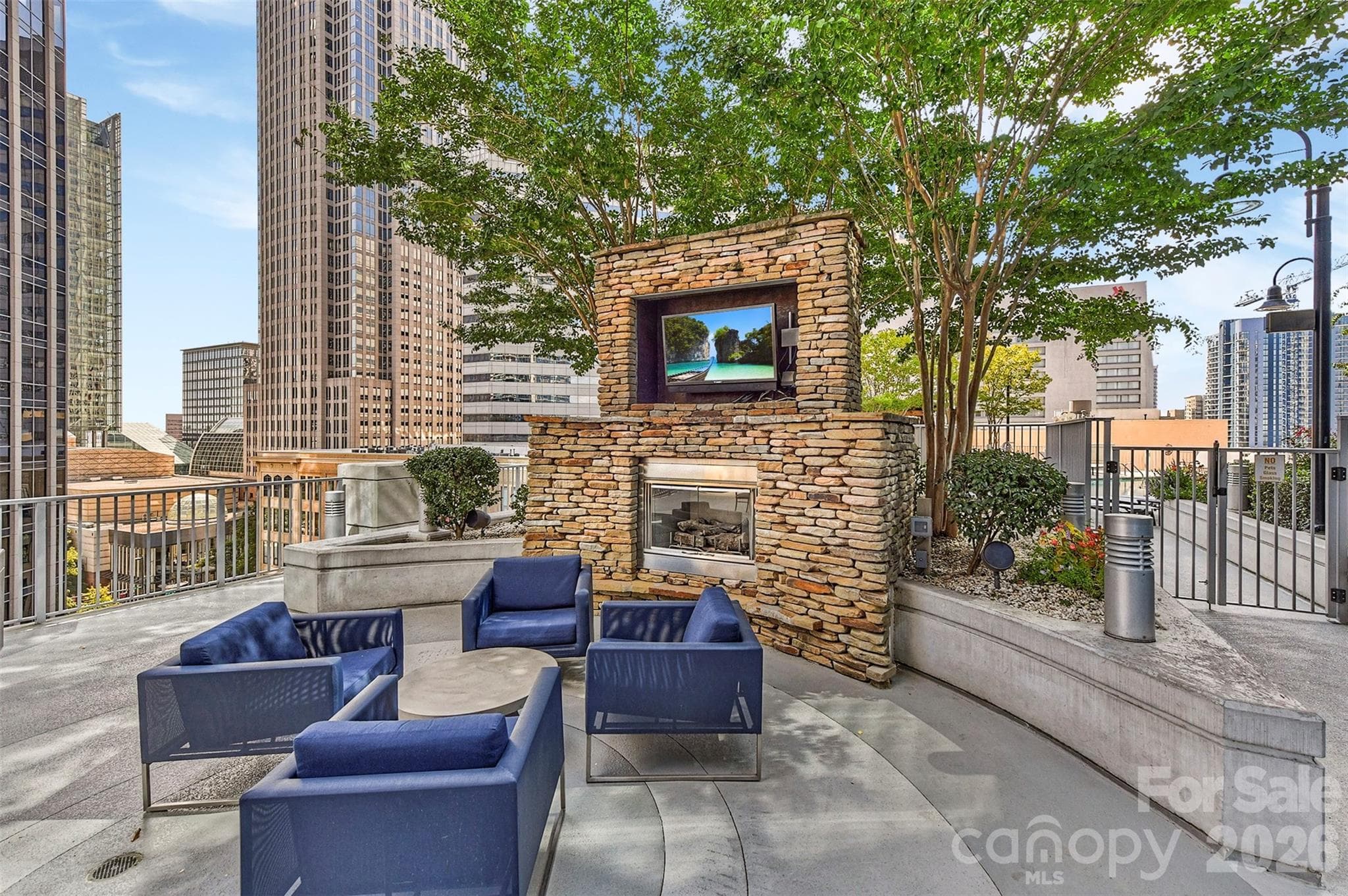 Outdoor resident lounge in the heart of Uptown - 210 N Church Street, Charlotte
