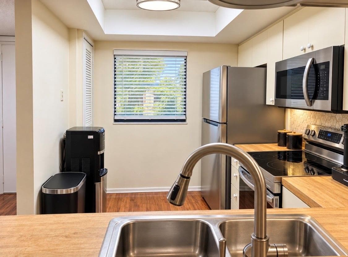 Condominium at 3032 EASTLAND BLVD #B202, CLEARWATER, photo 6 of 20