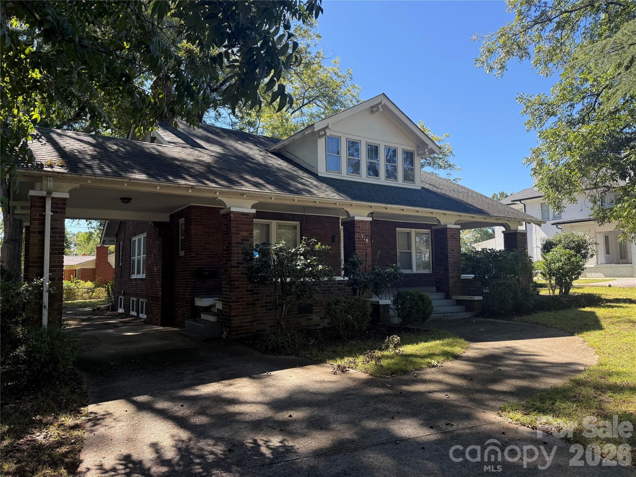 Single Family Residence at 718 E E Franklin Street, Monroe, photo 2 of 15
