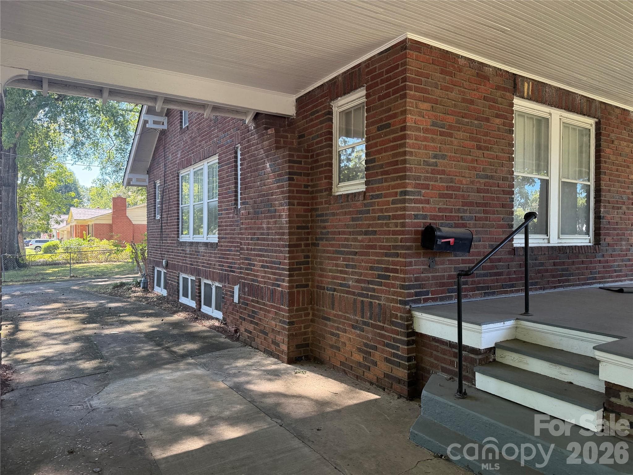 Single Family Residence at 718 E E Franklin Street, Monroe, photo 3 of 15