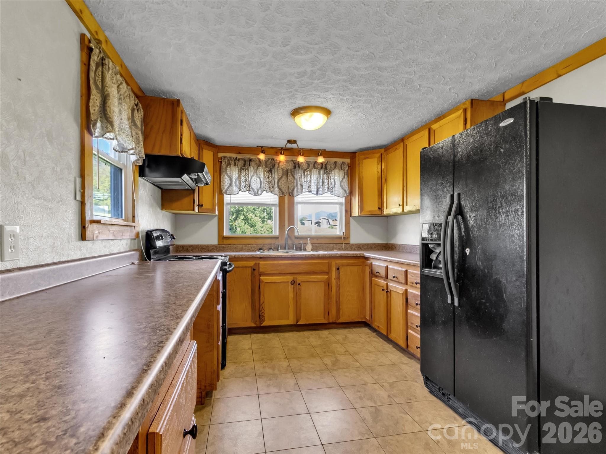 Single Family Residence at 408 Sunny Drive, Waynesville, photo 12 of 41