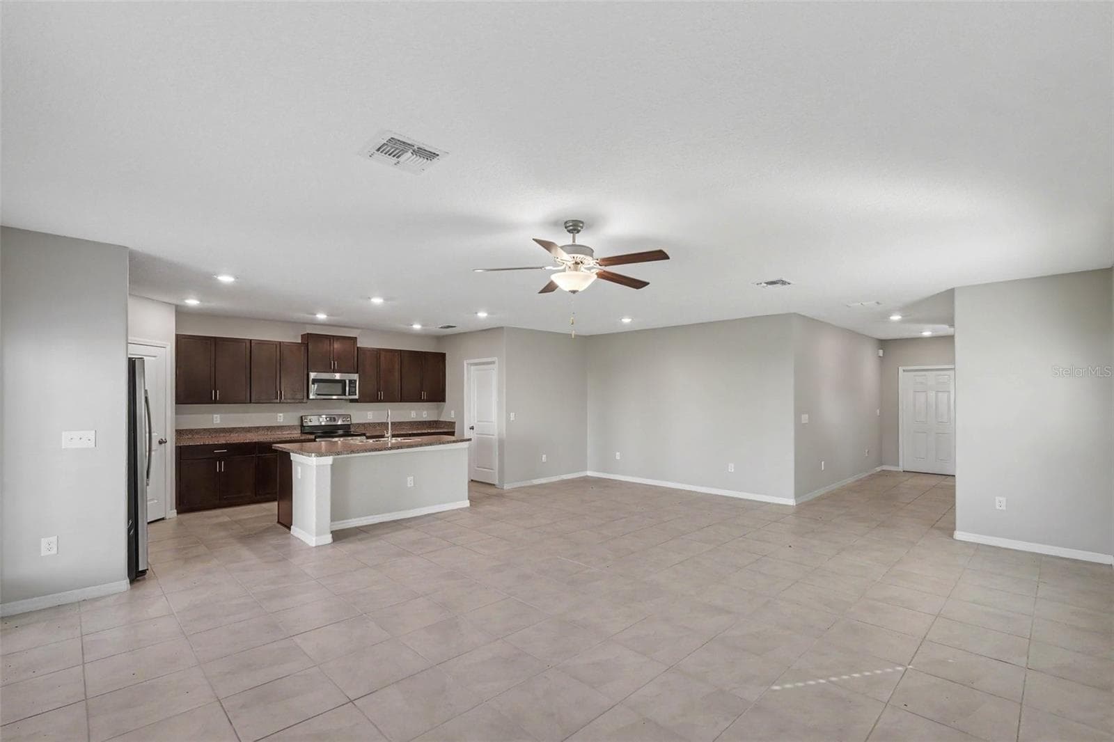 Single Family Residence at 15535 MILLER CREEK DR, SUN CITY CENTER, photo 6 of 19