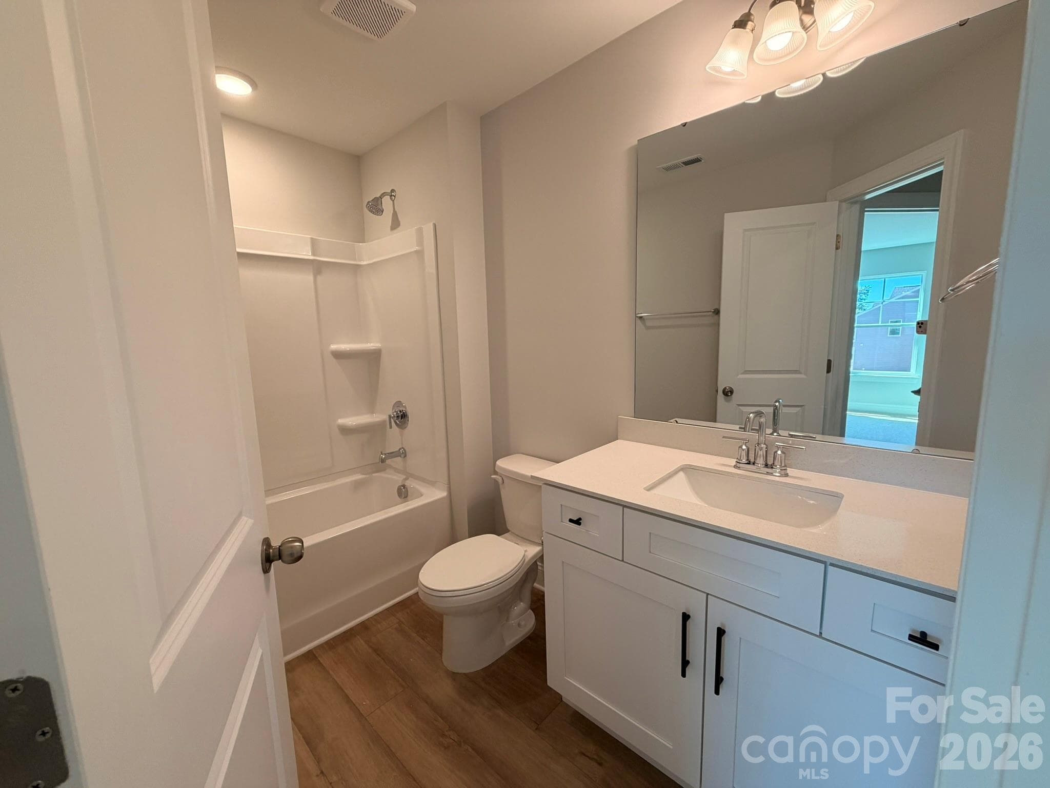 Bath 2 - 4364 Black Court, Harrisburg