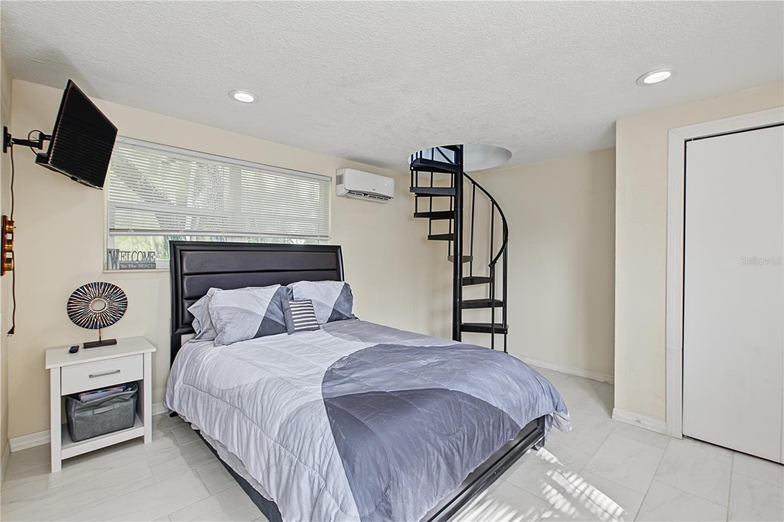 Furnished First Floor Studio Unit - Unit 2 - 5117 Mallett Drive - 5117 MALLETT DR, PORT RICHEY