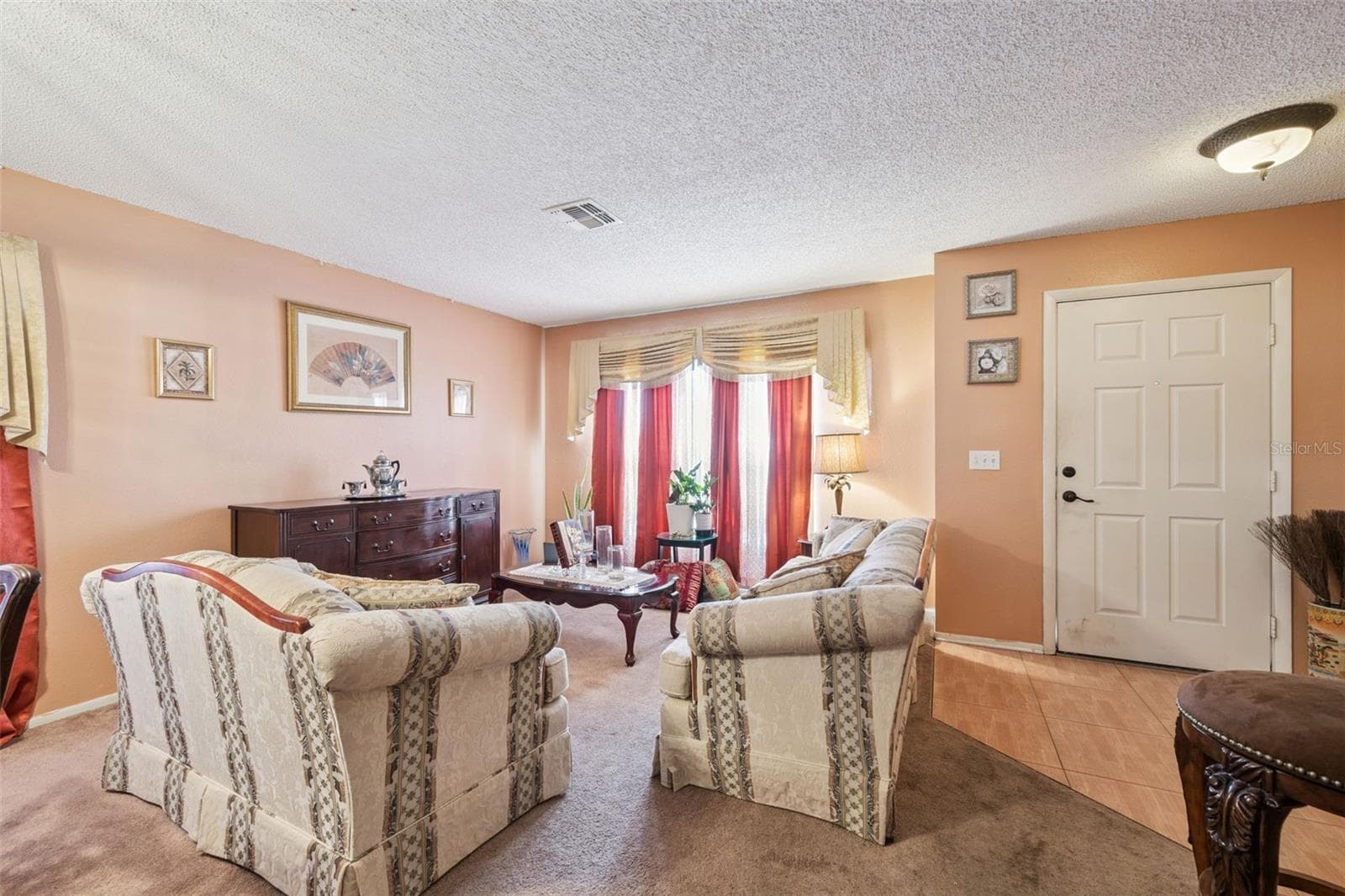 Single Family Residence at 1134 KEMPTON CHASE PKWY, ORLANDO, photo 4 of 35