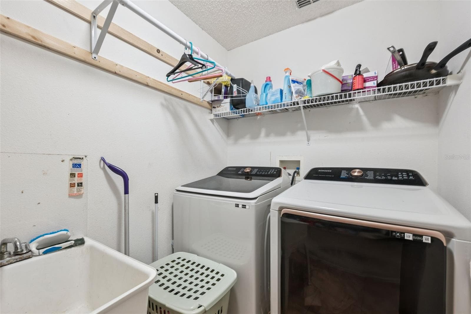 Single Family Residence at 1134 KEMPTON CHASE PKWY, ORLANDO, photo 32 of 35