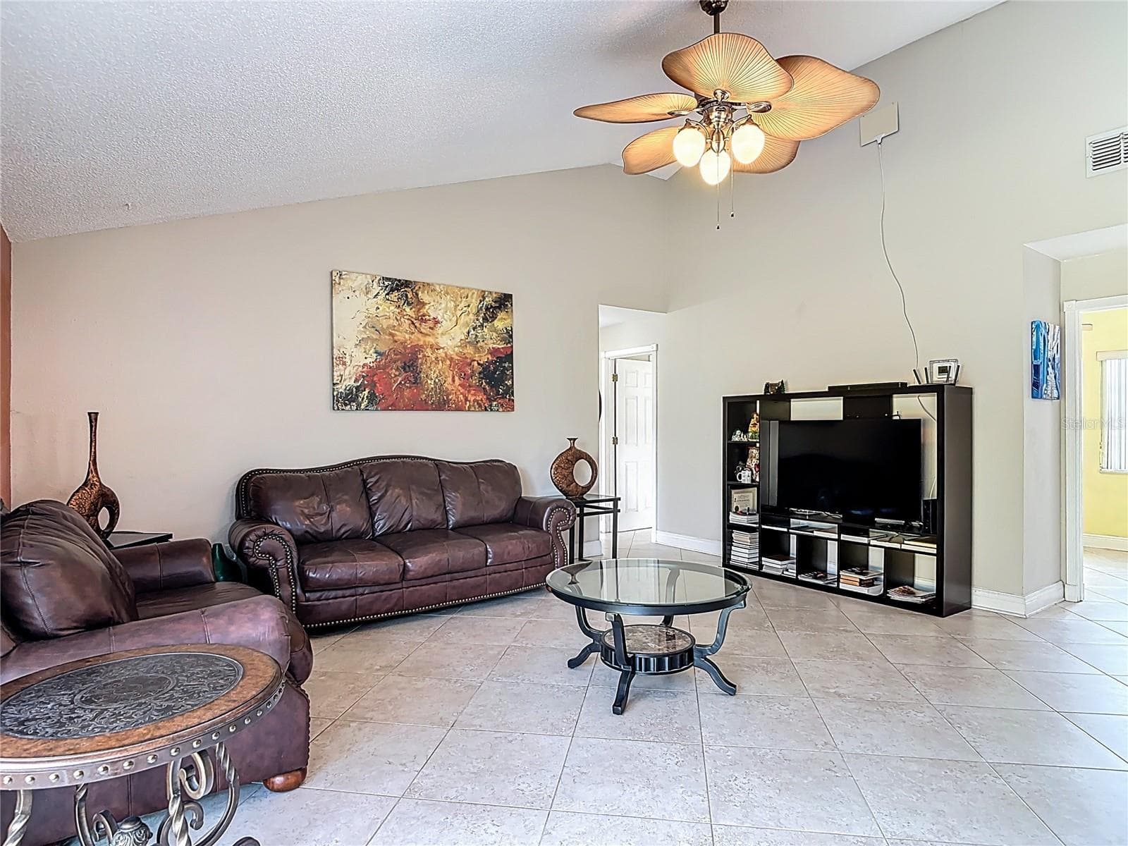 Single Family Residence at 1051 ALAMEDA DR, LONGWOOD, photo 8 of 33