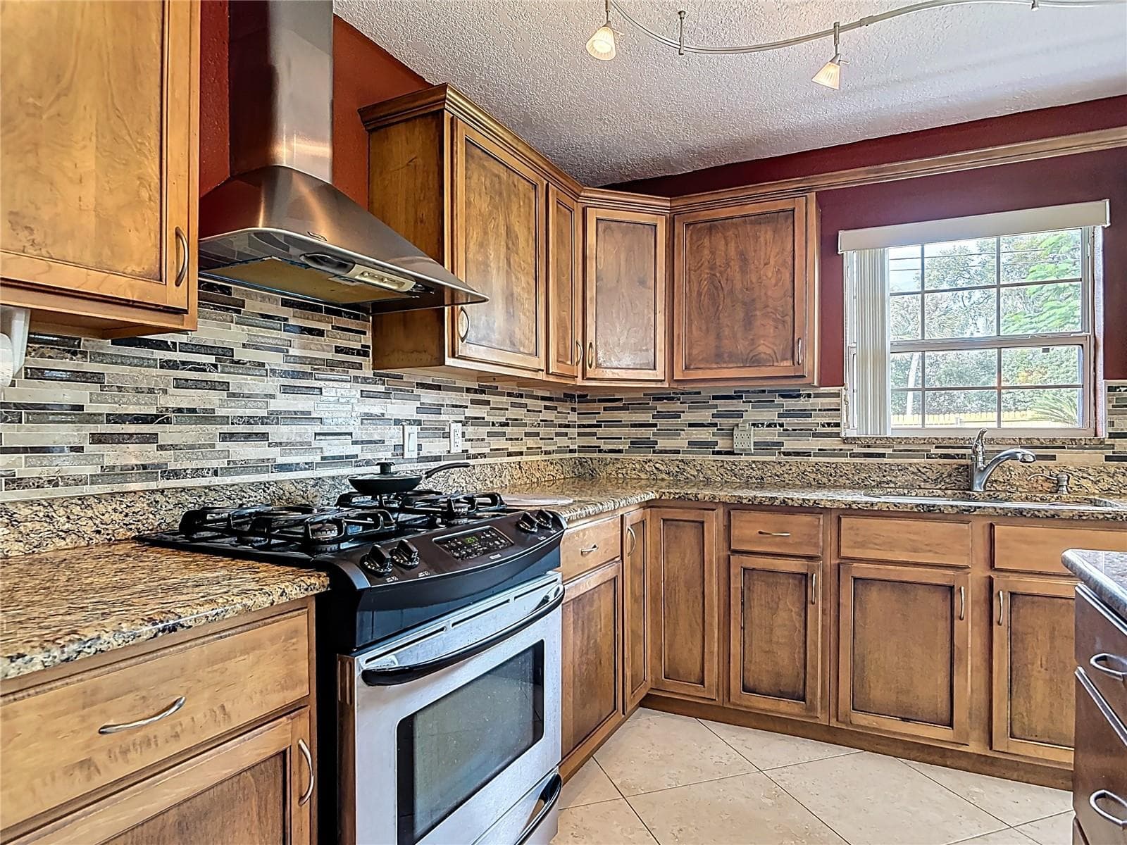 Single Family Residence at 1051 ALAMEDA DR, LONGWOOD, photo 15 of 33