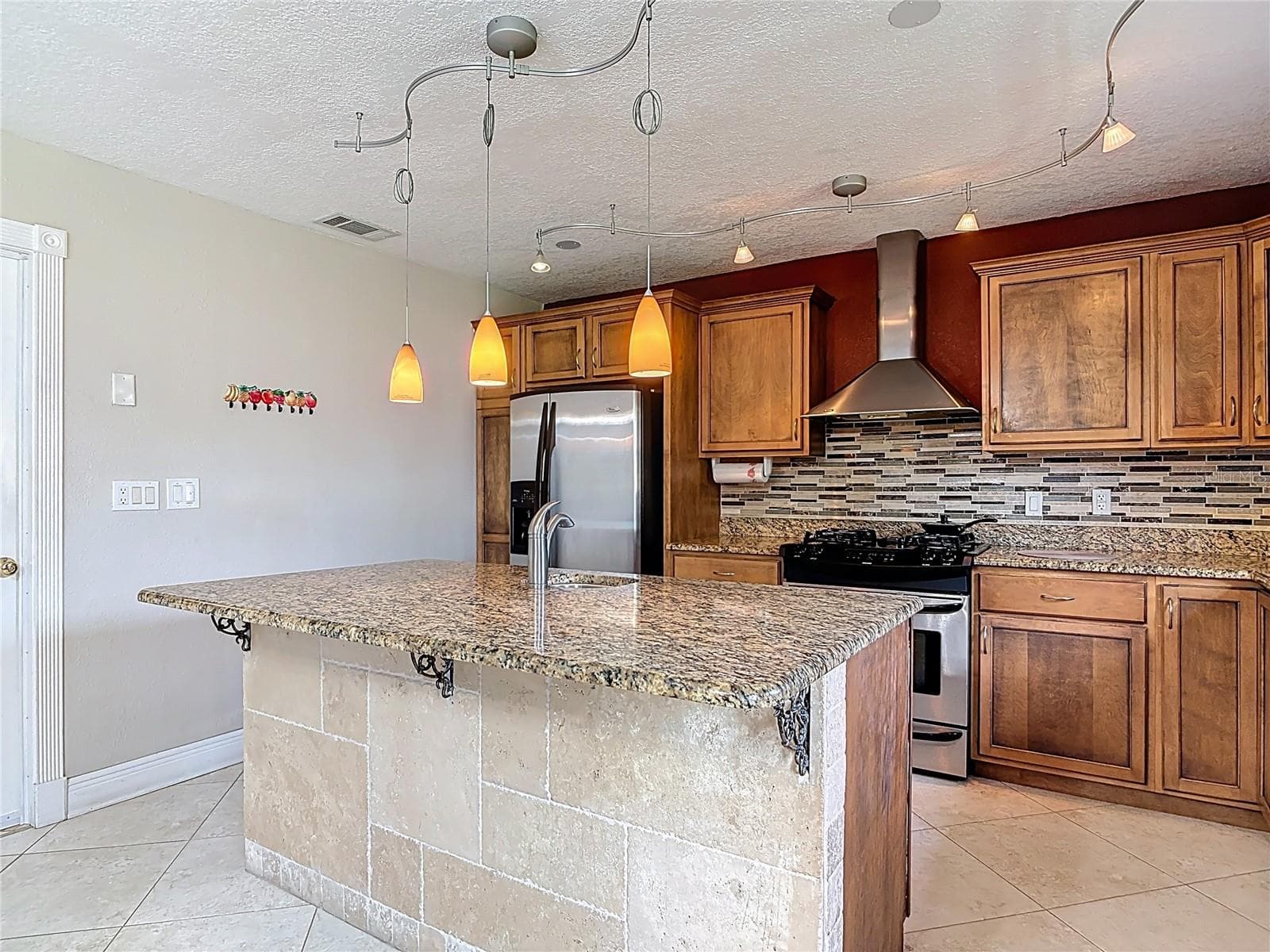 Single Family Residence at 1051 ALAMEDA DR, LONGWOOD, photo 19 of 33