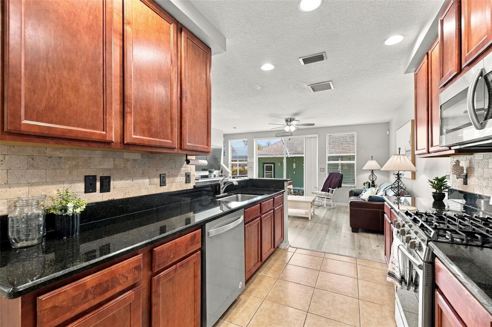 Townhouse at 10643 MARSHA DR, NEW PORT RICHEY, photo 6 of 72