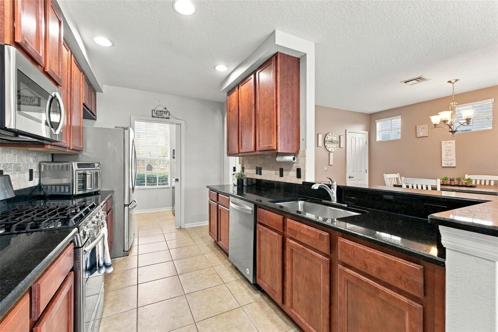 Townhouse at 10643 MARSHA DR, NEW PORT RICHEY, photo 7 of 72