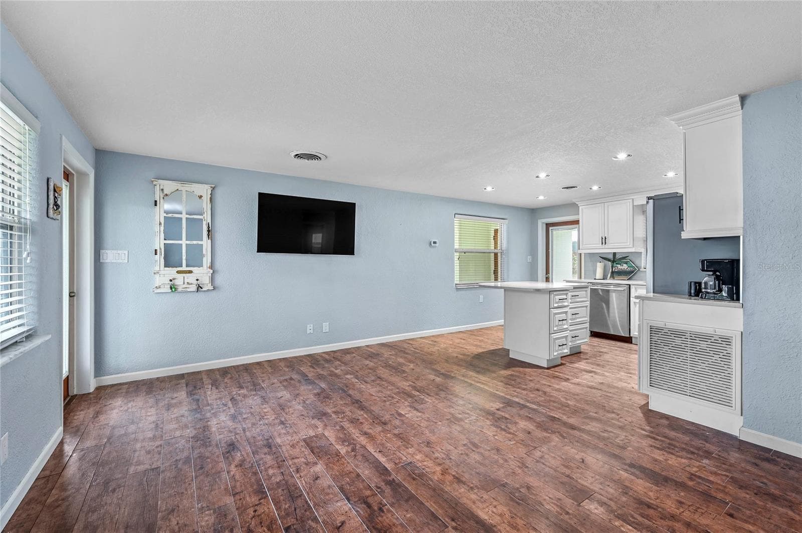 Single Family Residence at 511 EVERGREEN ST, NEW SMYRNA BEACH, photo 5 of 27