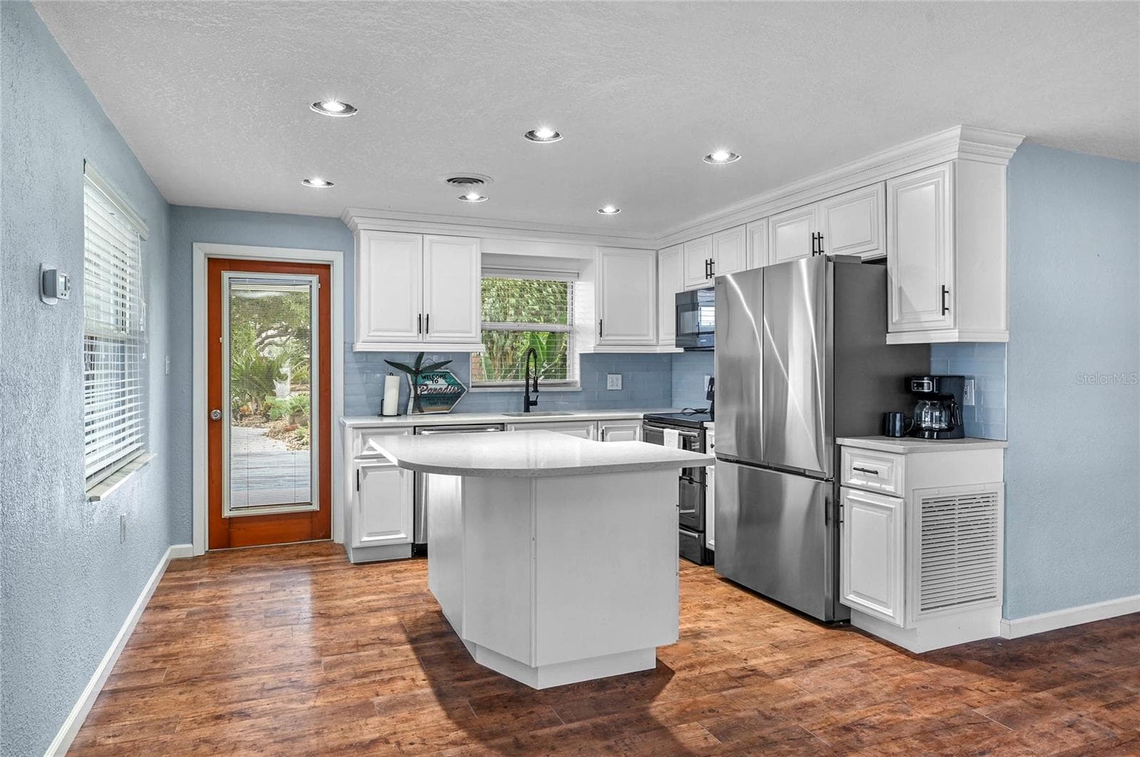 Single Family Residence at 511 EVERGREEN ST, NEW SMYRNA BEACH, photo 7 of 27