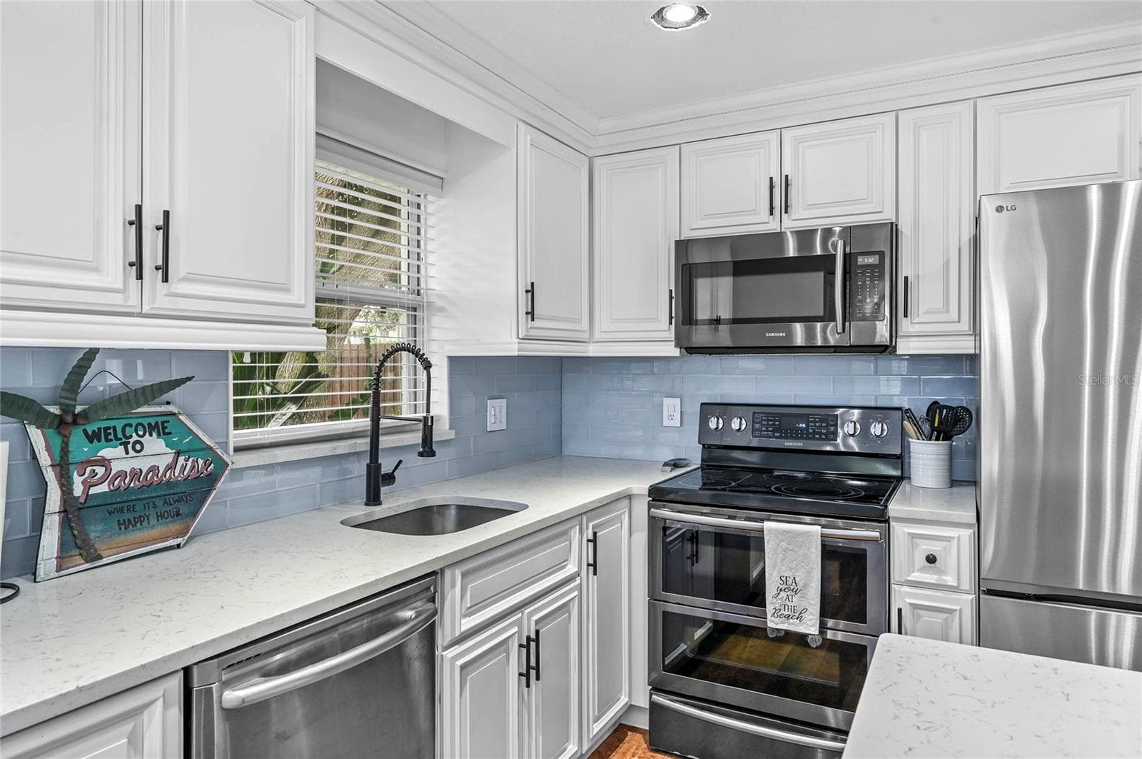 Single Family Residence at 511 EVERGREEN ST, NEW SMYRNA BEACH, photo 9 of 27