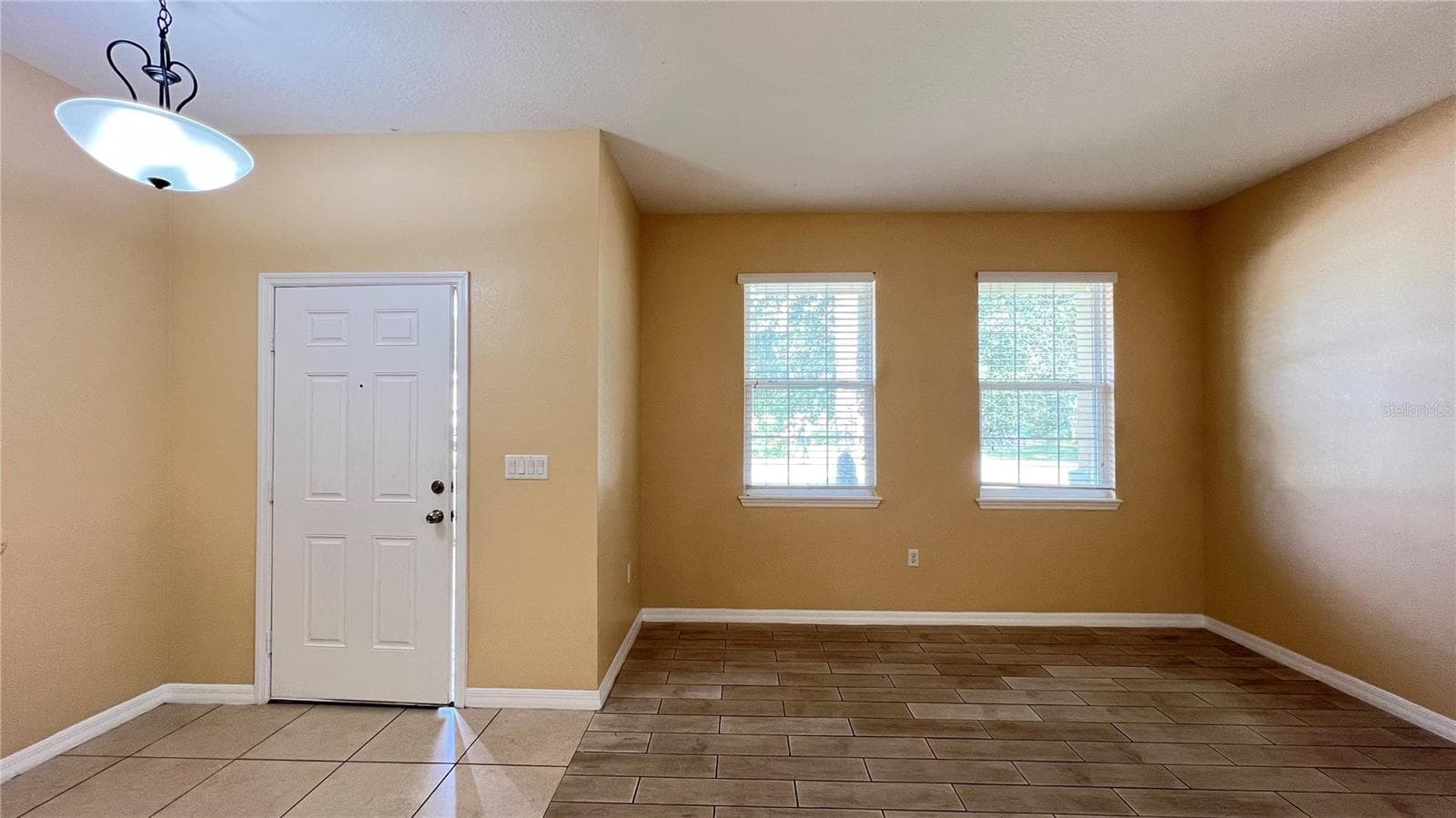 Single Family Residence at 16036 YELLOWEYED DR, CLERMONT, photo 7 of 43