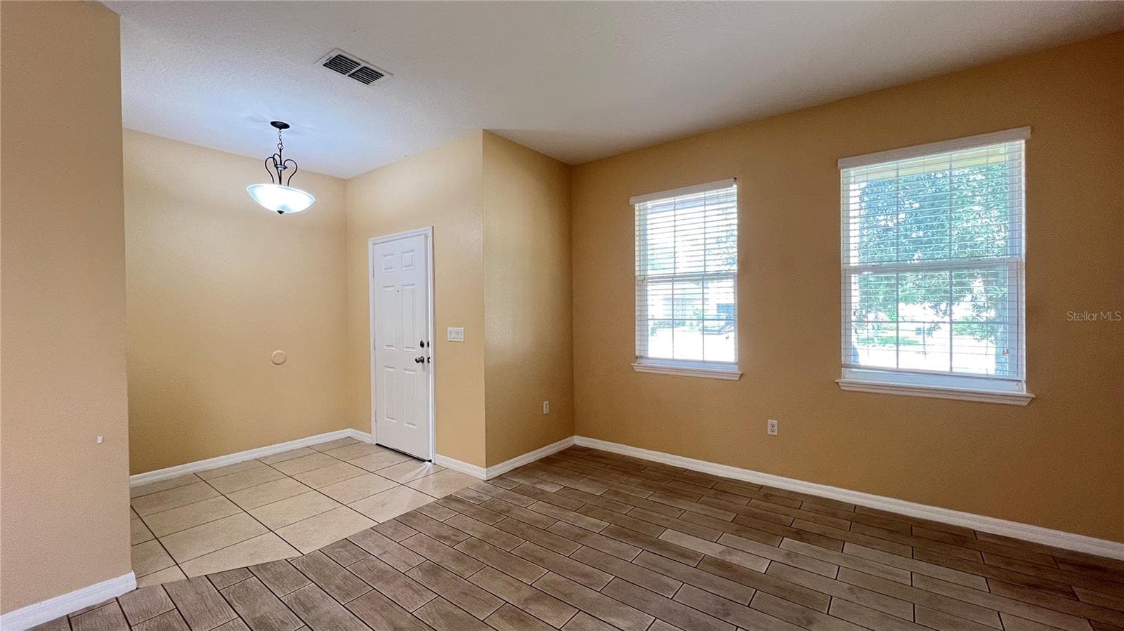 Single Family Residence at 16036 YELLOWEYED DR, CLERMONT, photo 8 of 43
