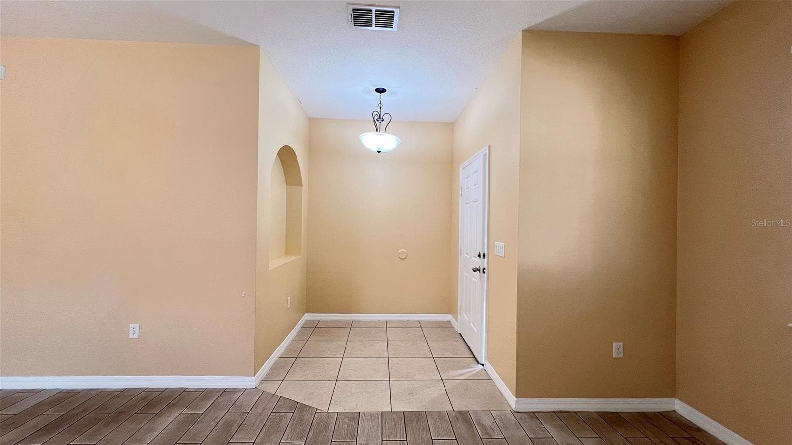 Single Family Residence at 16036 YELLOWEYED DR, CLERMONT, photo 9 of 43