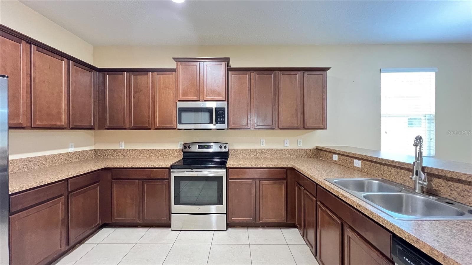 Single Family Residence at 16036 YELLOWEYED DR, CLERMONT, photo 18 of 43