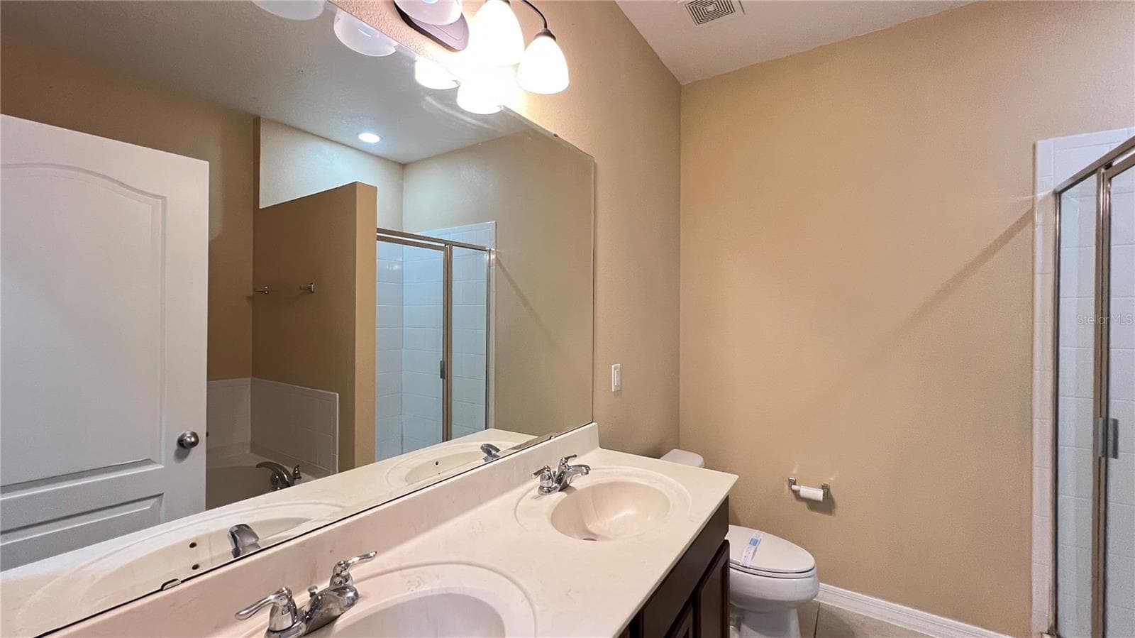 Single Family Residence at 16036 YELLOWEYED DR, CLERMONT, photo 30 of 43