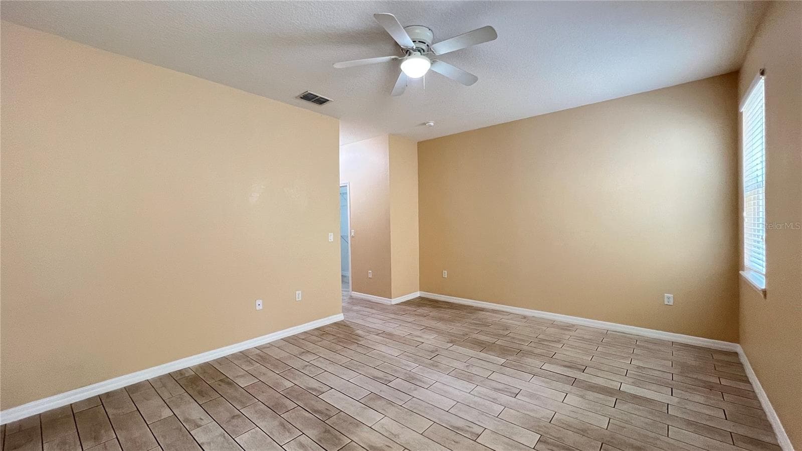 Single Family Residence at 16036 YELLOWEYED DR, CLERMONT, photo 32 of 43