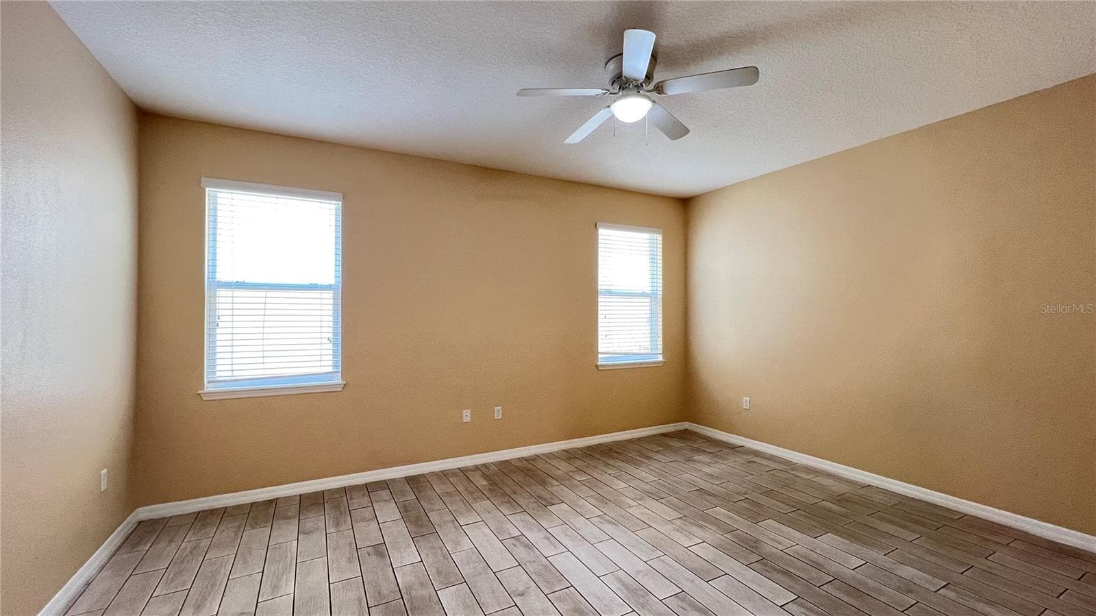 Single Family Residence at 16036 YELLOWEYED DR, CLERMONT, photo 34 of 43