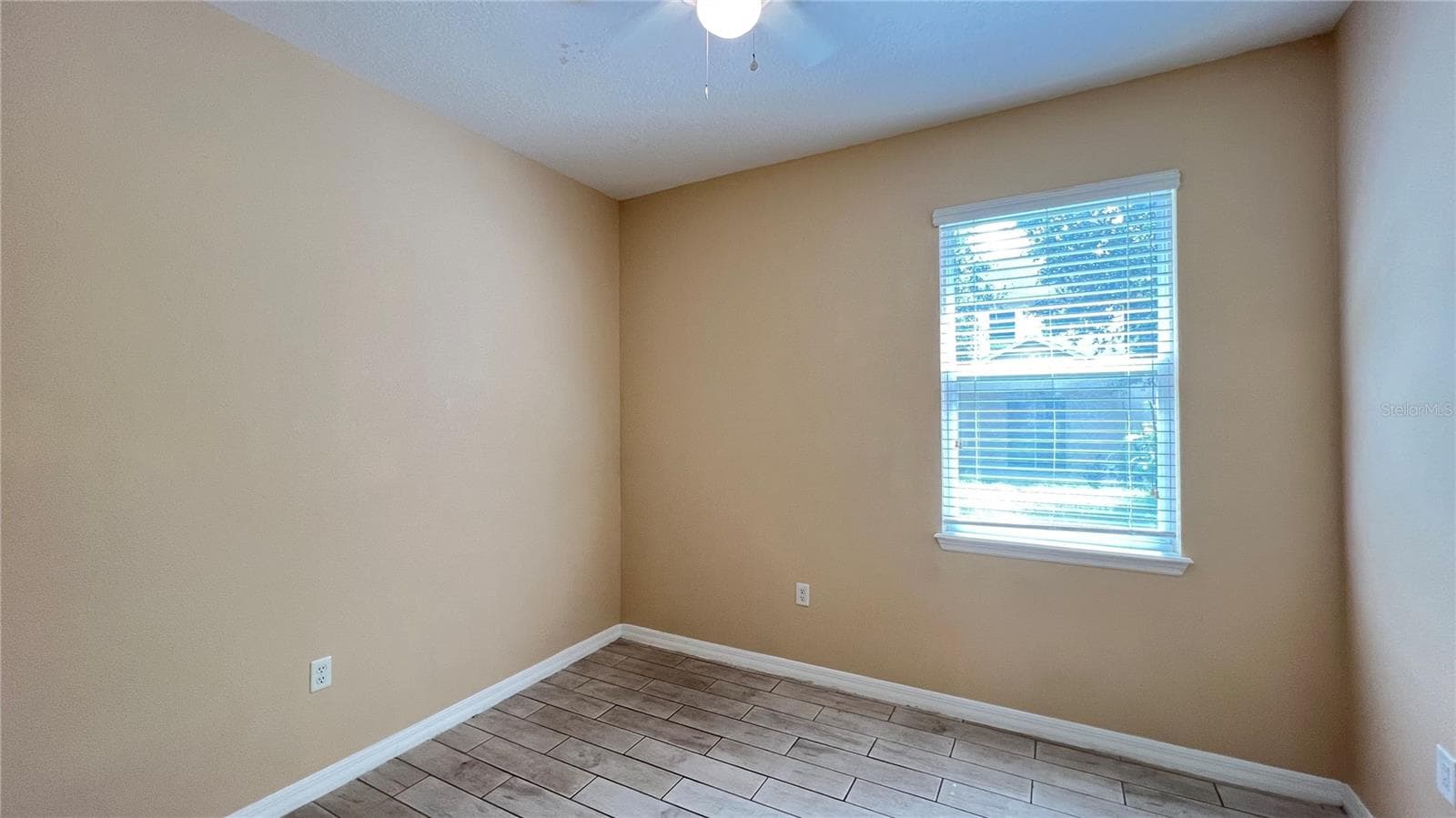 Single Family Residence at 16036 YELLOWEYED DR, CLERMONT, photo 36 of 43
