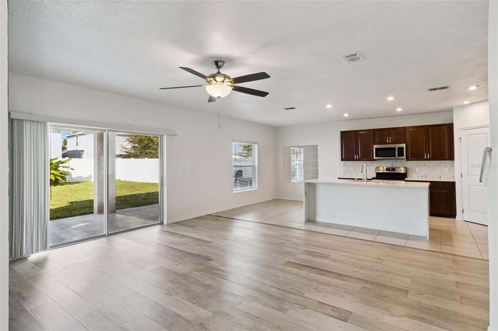 Single Family Residence at 4108 DEERMOSS DR, CLERMONT, photo 10 of 35
