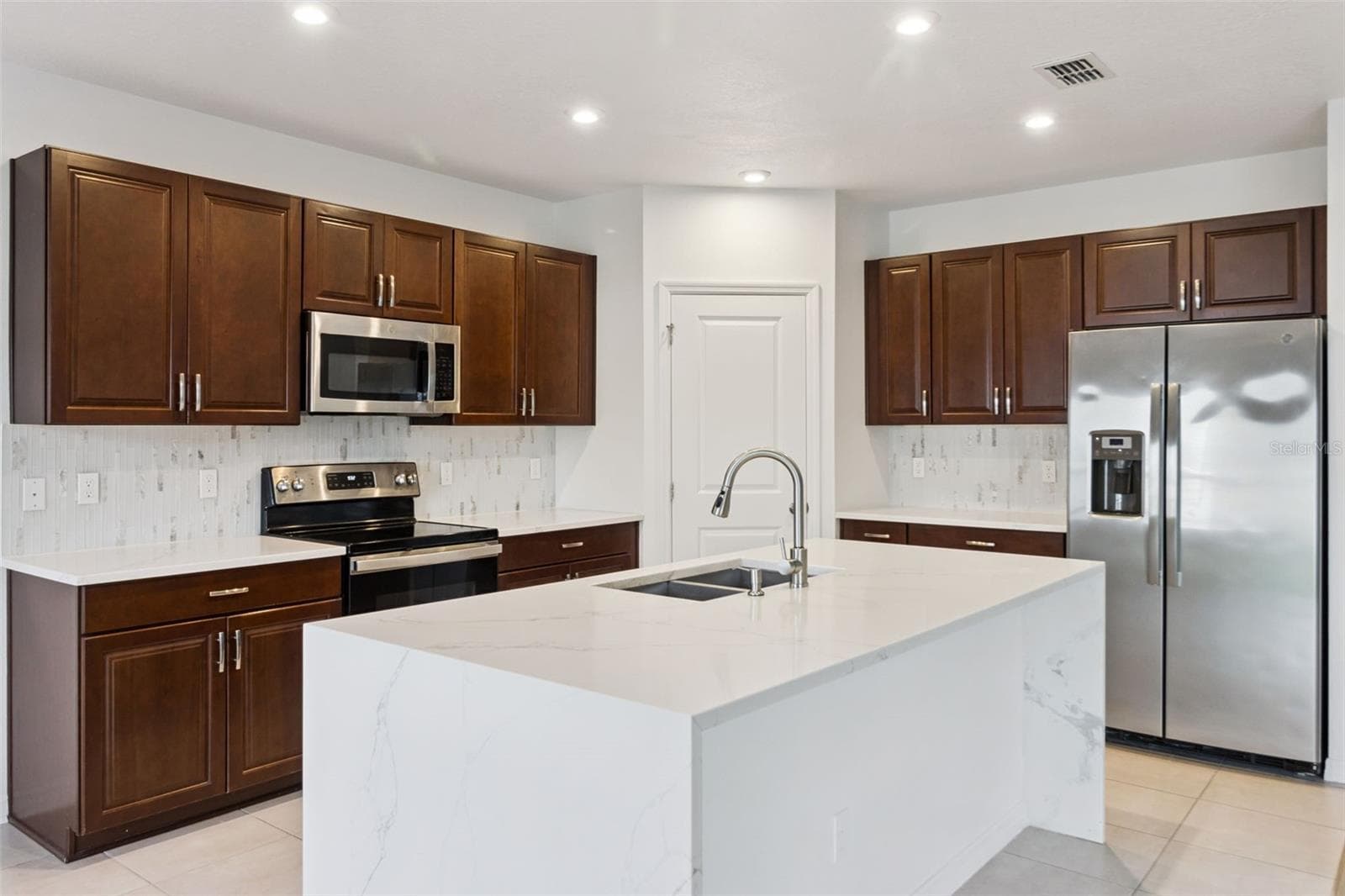 Single Family Residence at 4108 DEERMOSS DR, CLERMONT, photo 13 of 35