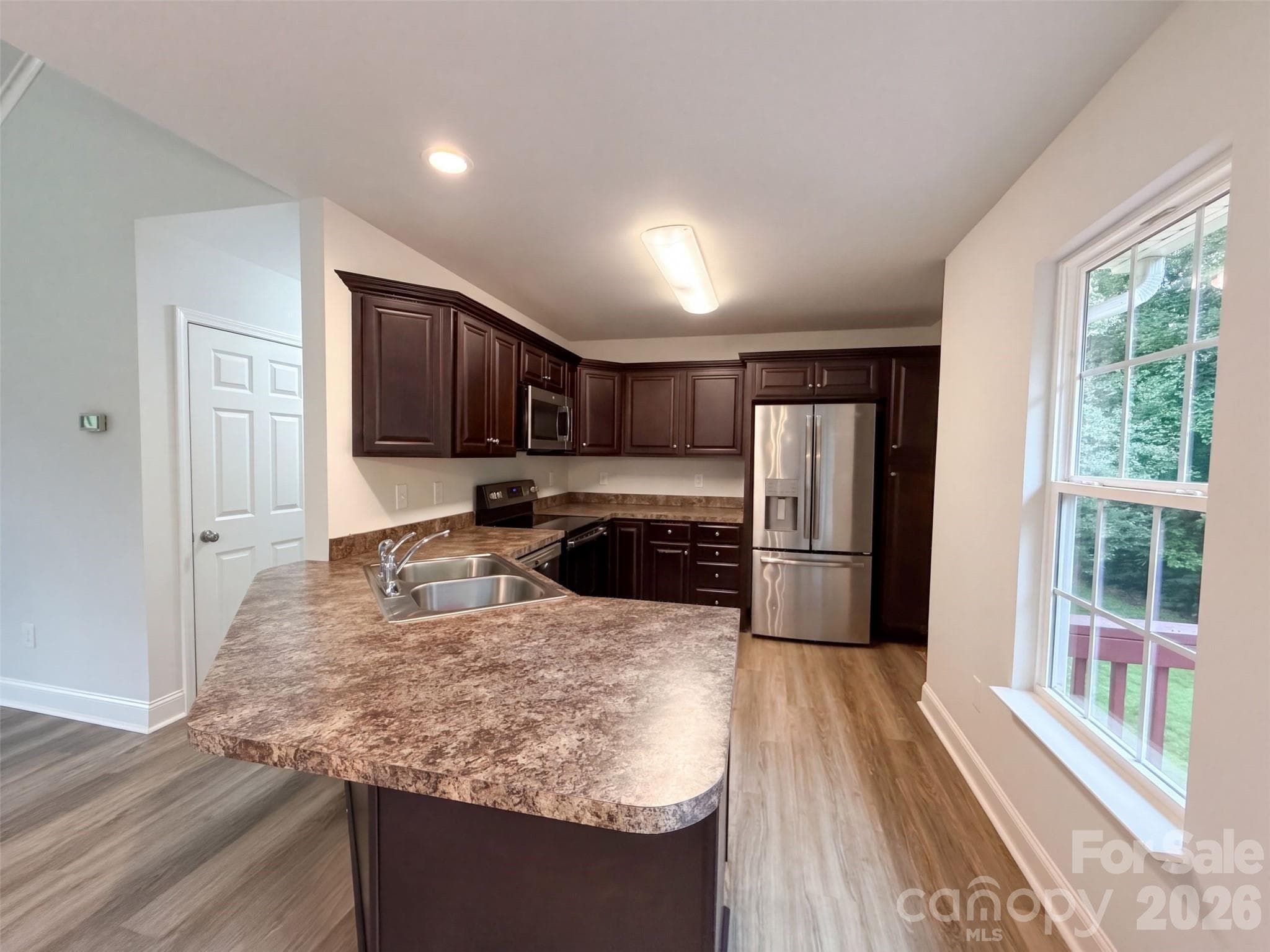 Single Family Residence at 117 Sundance Circle, Statesville, photo 2 of 30