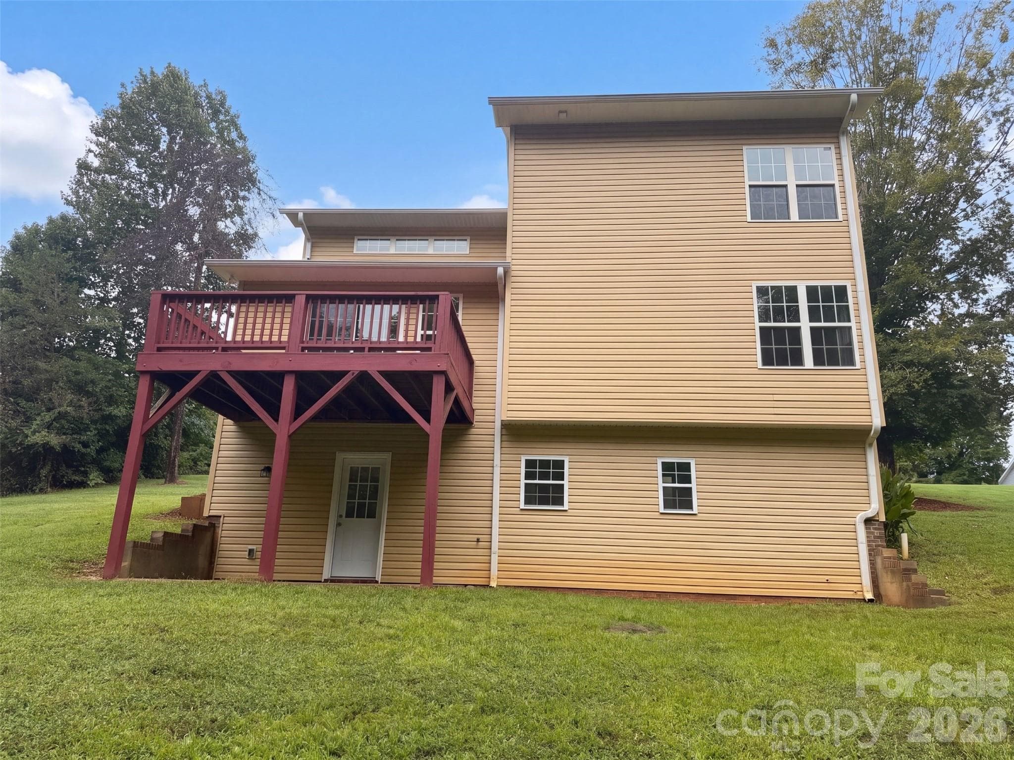Single Family Residence at 117 Sundance Circle, Statesville, photo 5 of 30