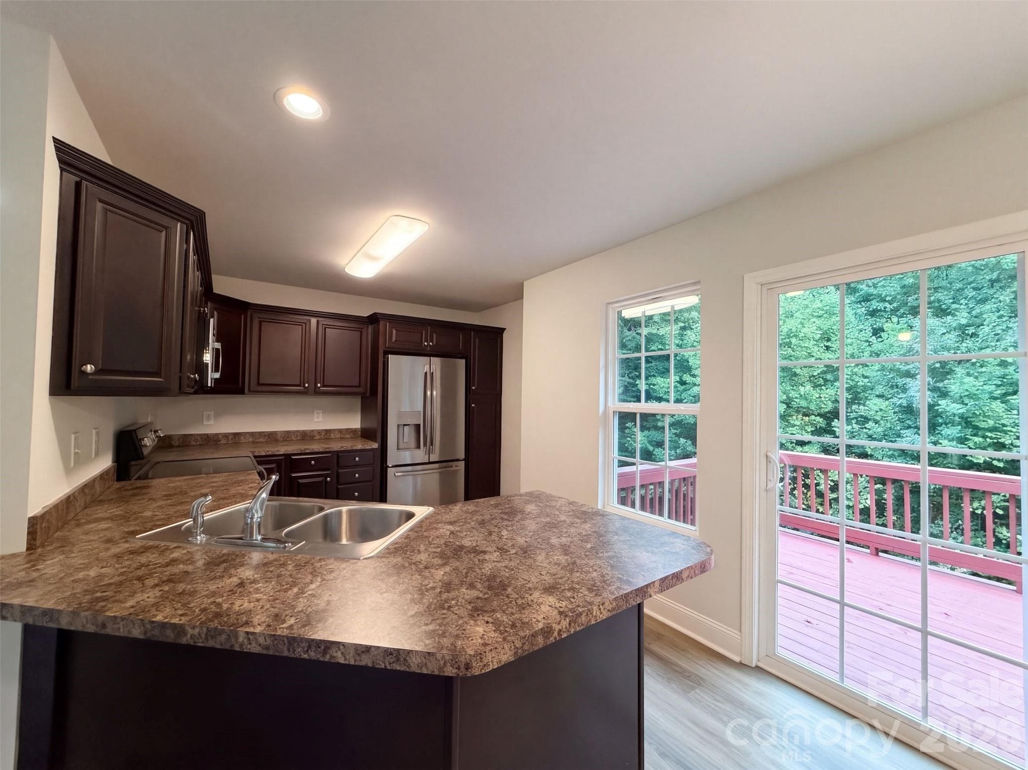 Single Family Residence at 117 Sundance Circle, Statesville, photo 6 of 30