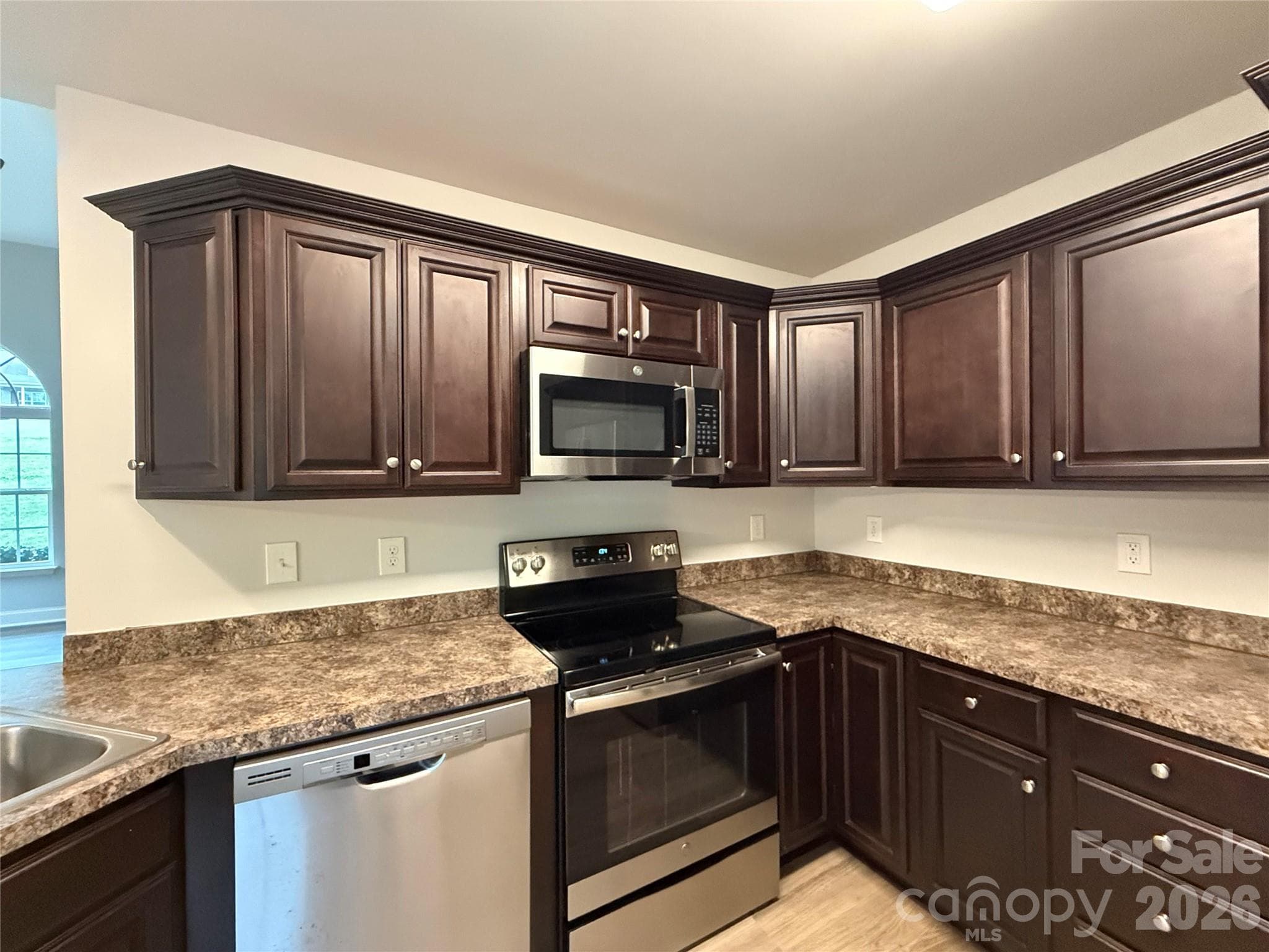 Single Family Residence at 117 Sundance Circle, Statesville, photo 7 of 30