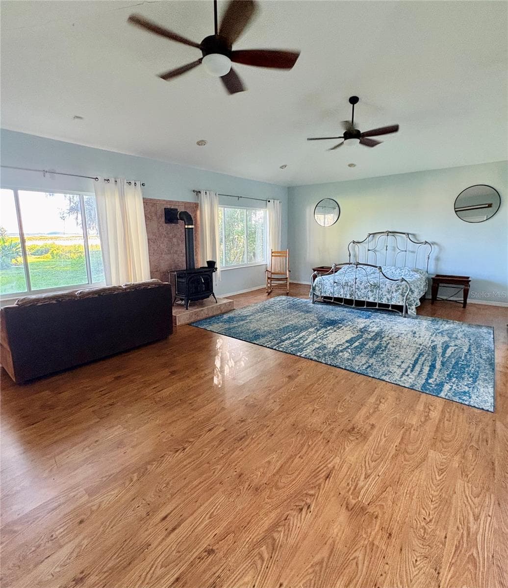 Master bedroom suite - 807 NEPTUNE RD, KISSIMMEE