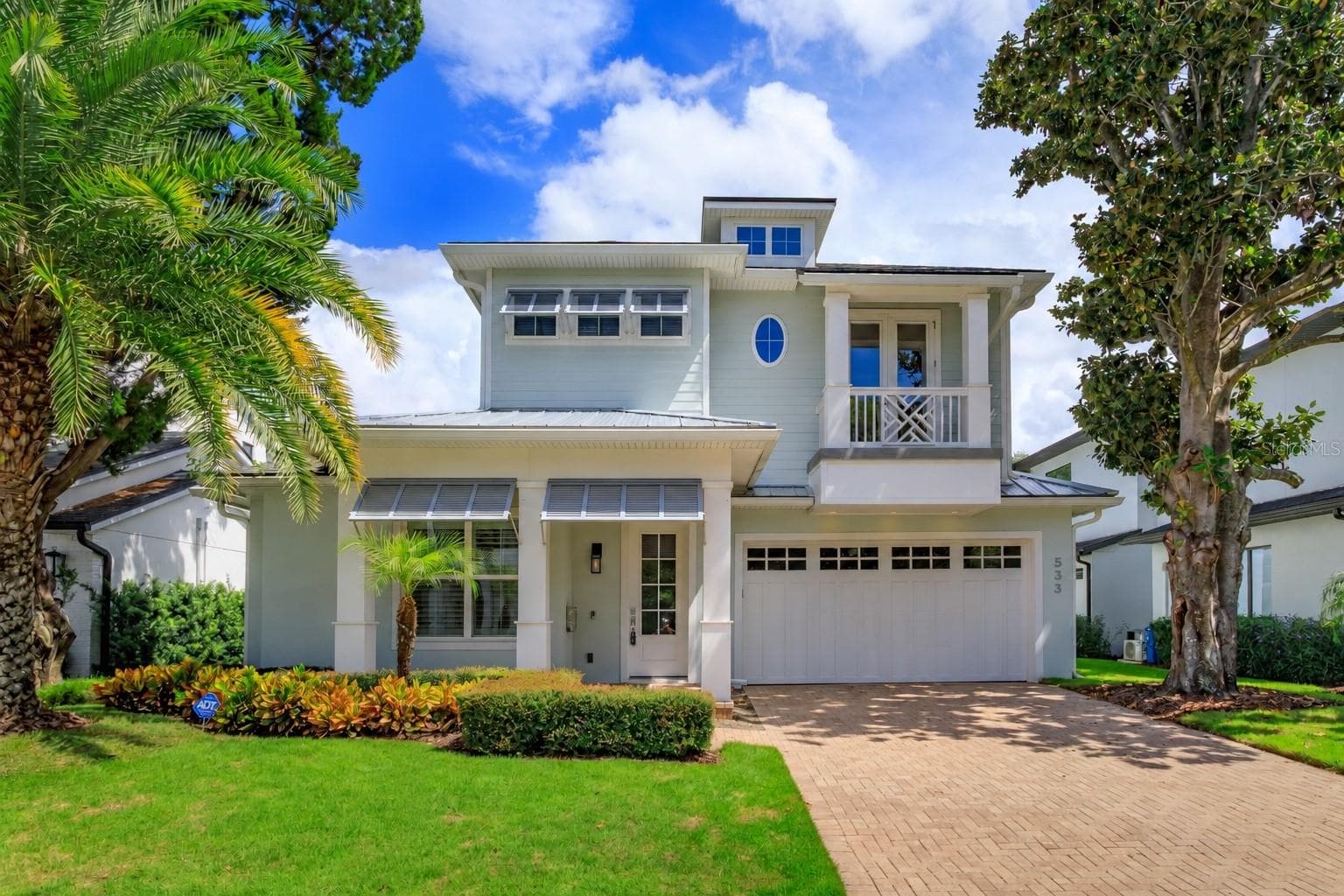 533 COUNTRY CLUB DR
