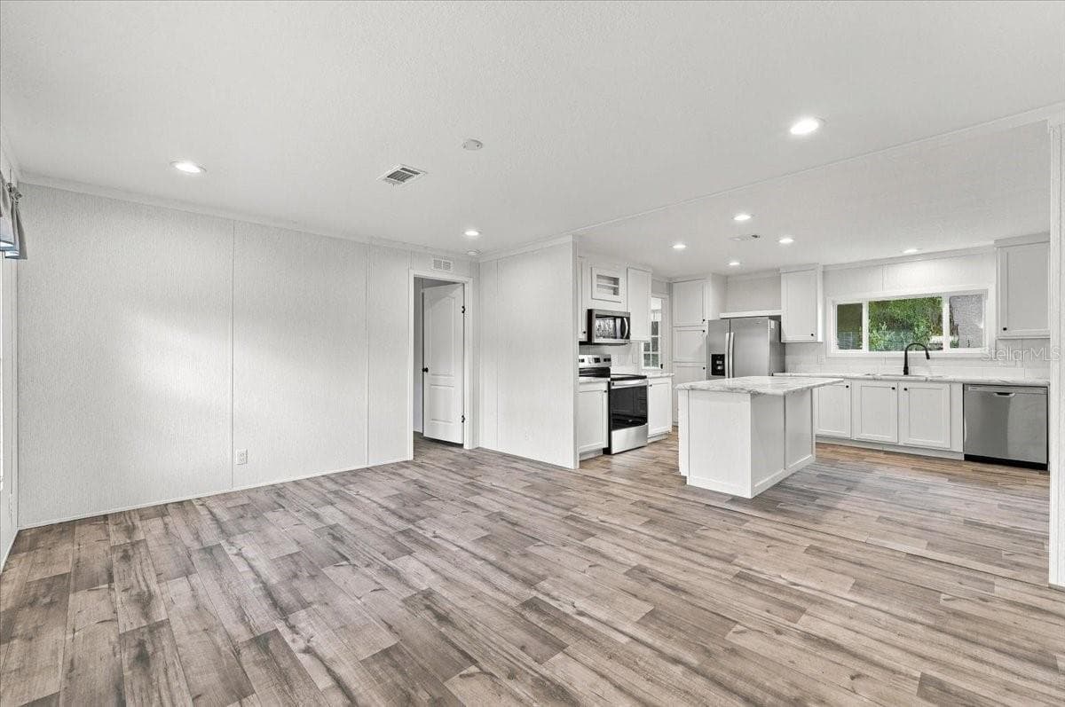 Manufactured Home at 1228 SPARTON AVE, PORT ORANGE, photo 15 of 46