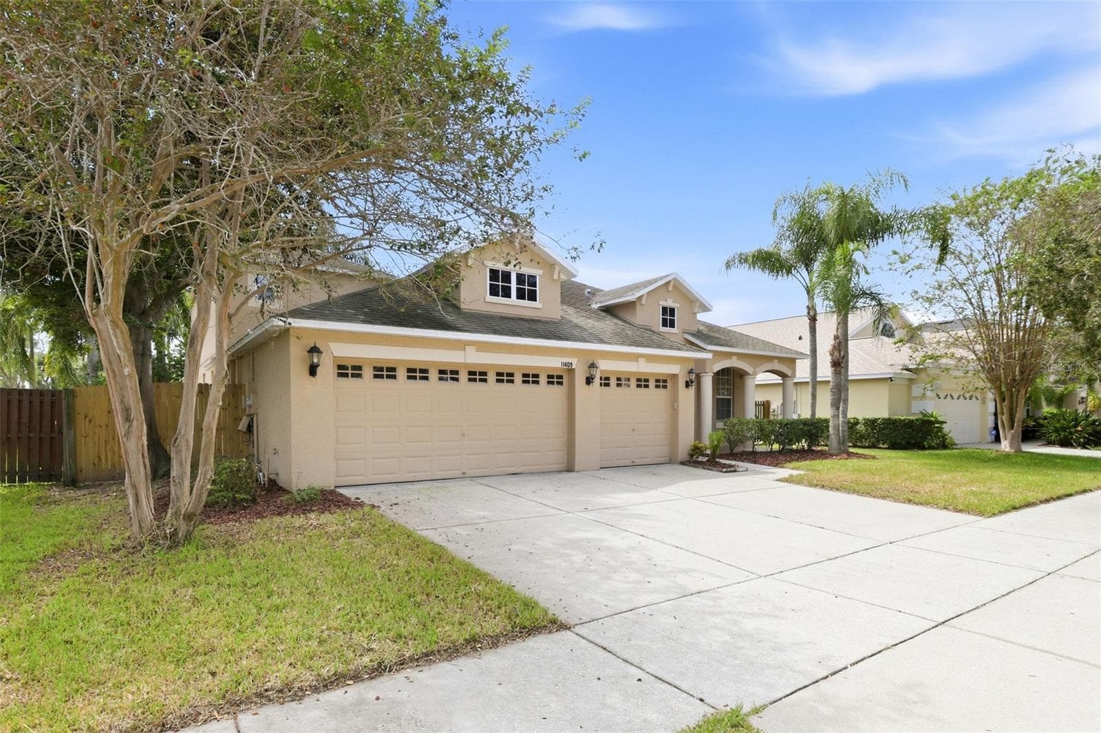 Single Family Residence at 11409 BLUE LILAC AVE, RIVERVIEW, photo 2 of 43