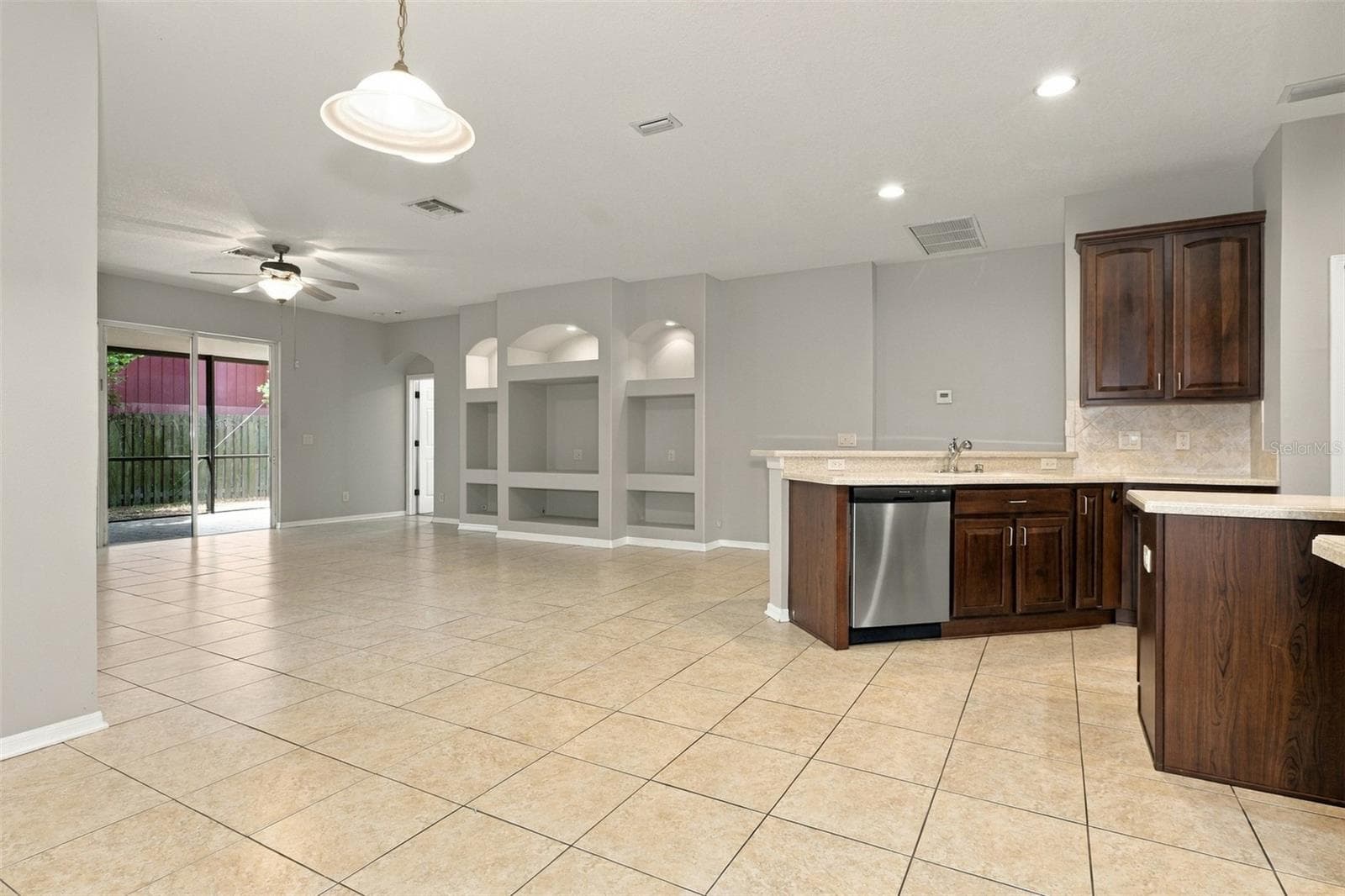 Single Family Residence at 11409 BLUE LILAC AVE, RIVERVIEW, photo 4 of 43