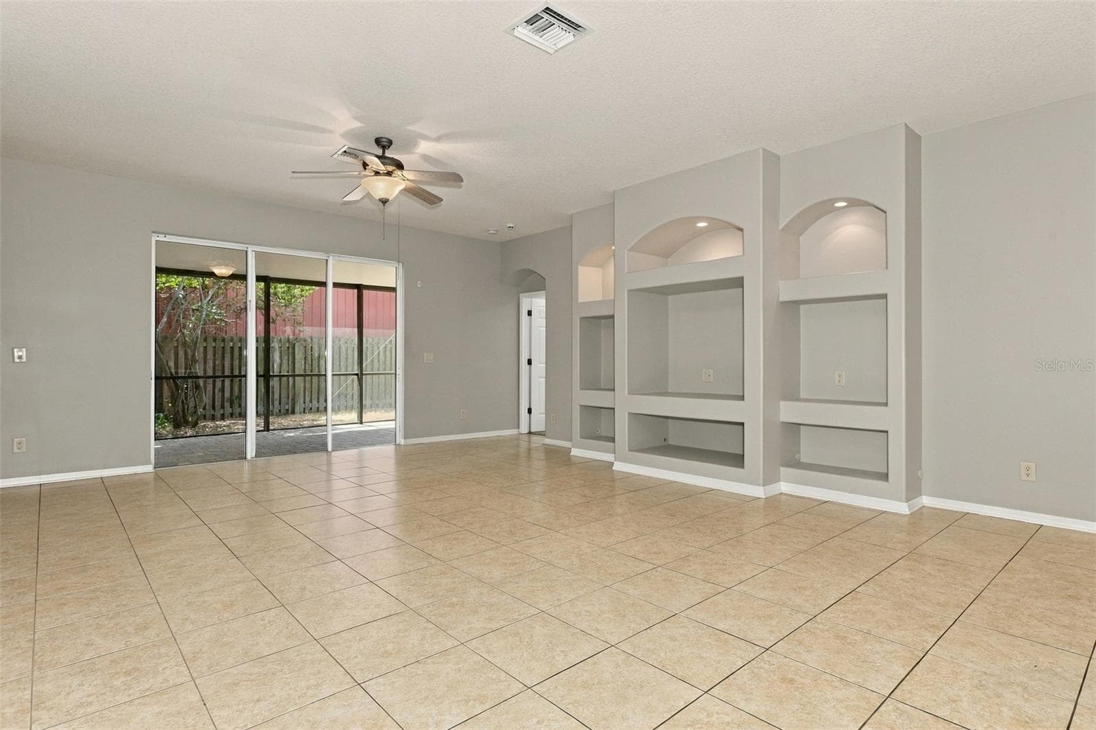Single Family Residence at 11409 BLUE LILAC AVE, RIVERVIEW, photo 9 of 43