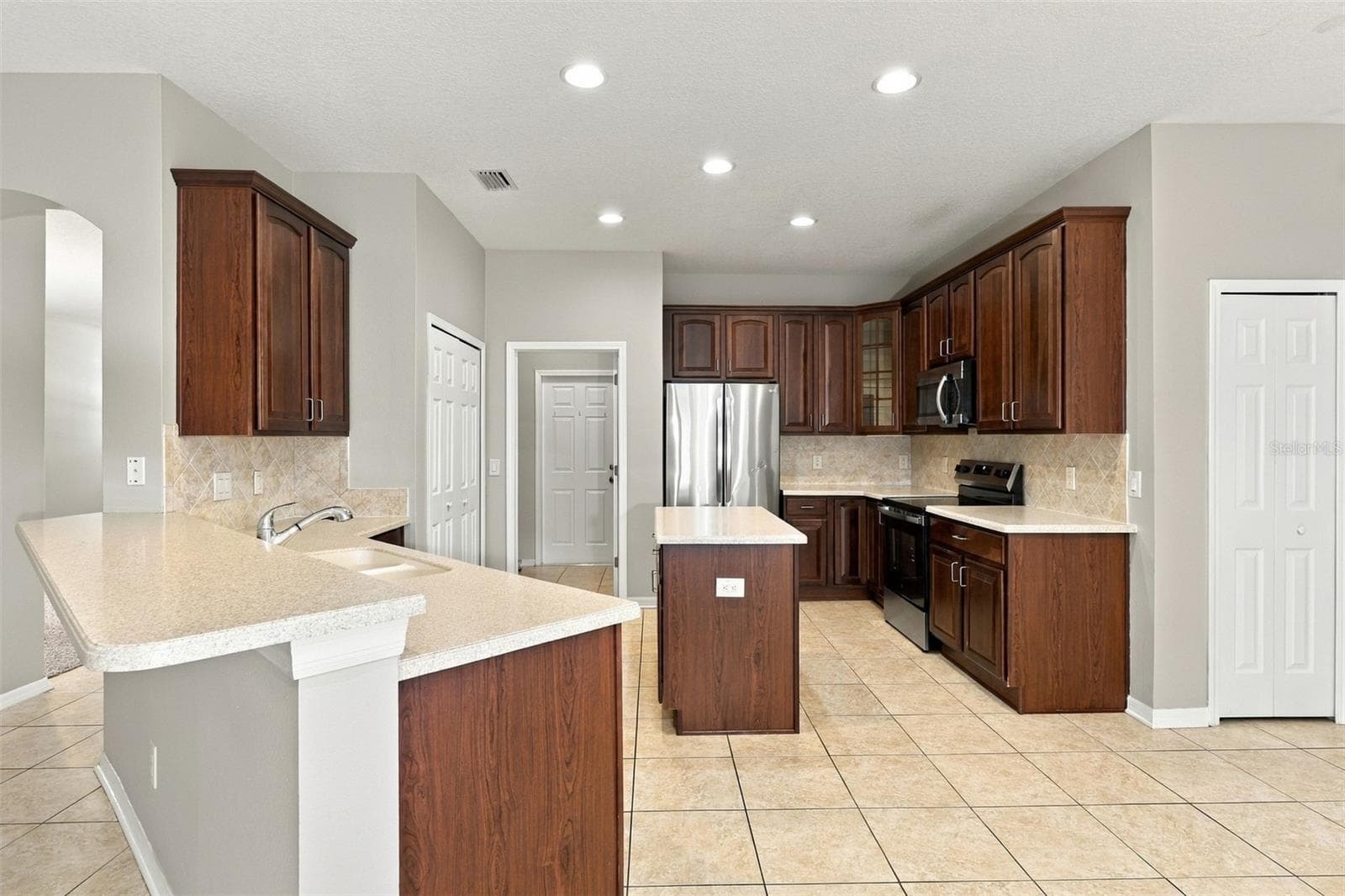 Single Family Residence at 11409 BLUE LILAC AVE, RIVERVIEW, photo 13 of 43