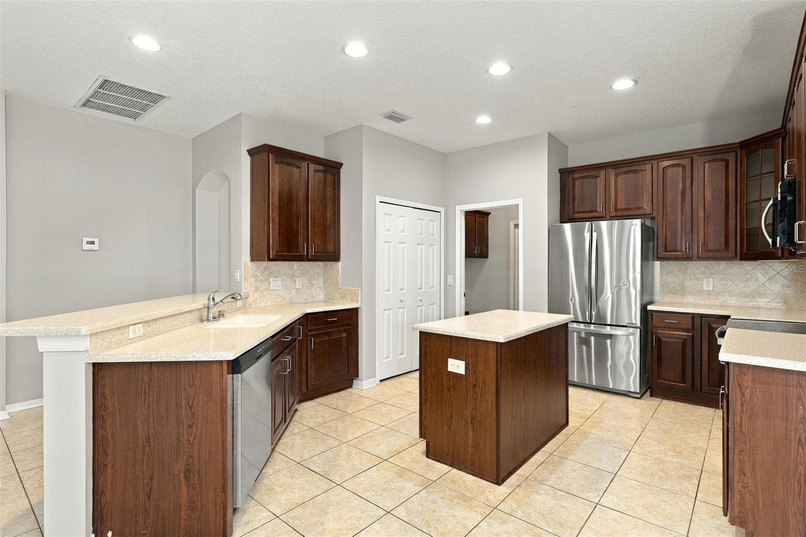 Single Family Residence at 11409 BLUE LILAC AVE, RIVERVIEW, photo 14 of 43