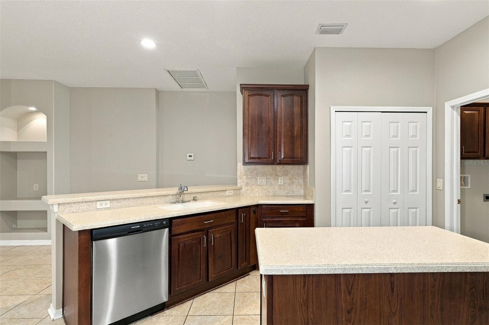 Single Family Residence at 11409 BLUE LILAC AVE, RIVERVIEW, photo 15 of 43