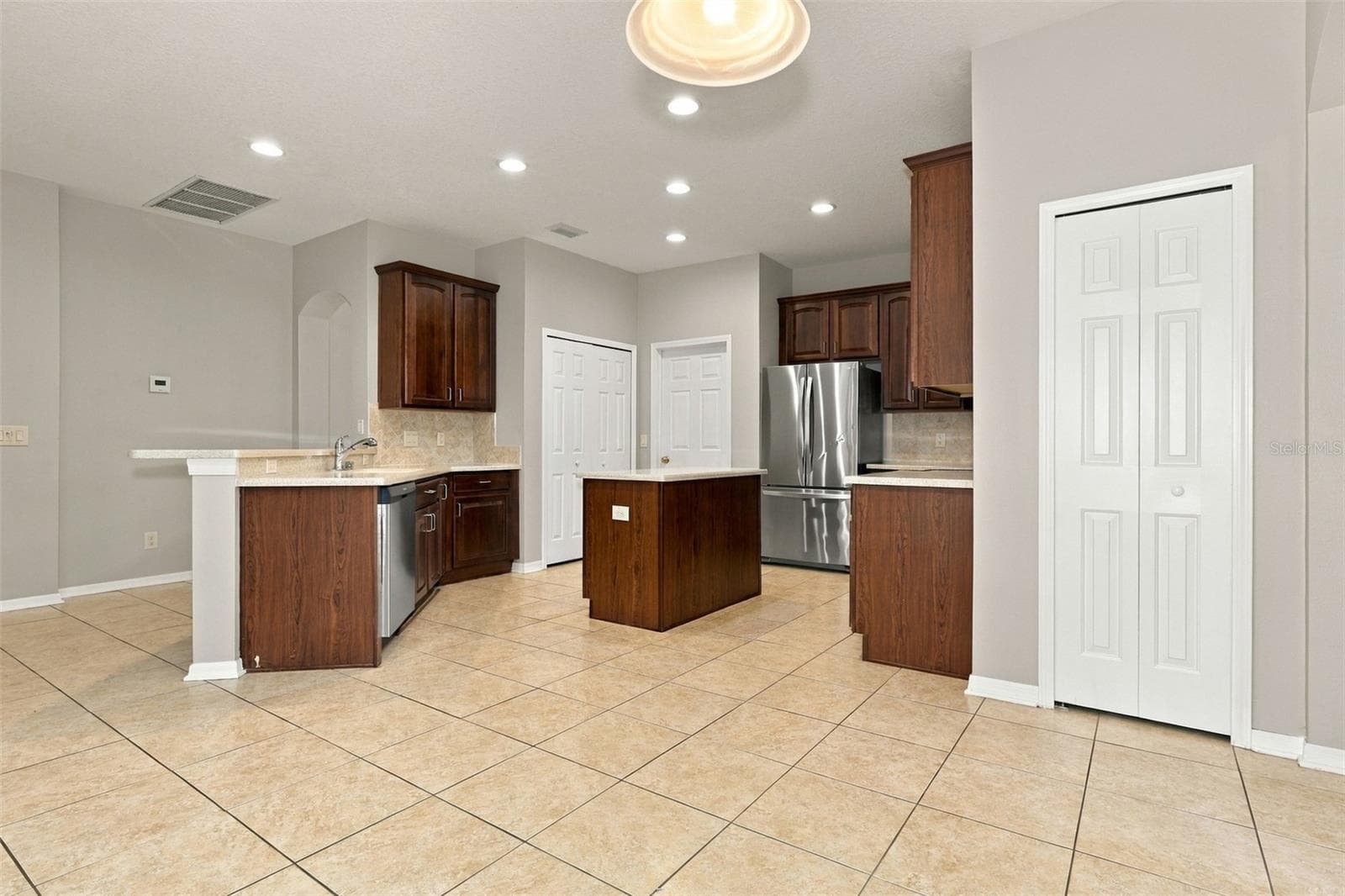 Single Family Residence at 11409 BLUE LILAC AVE, RIVERVIEW, photo 11 of 43