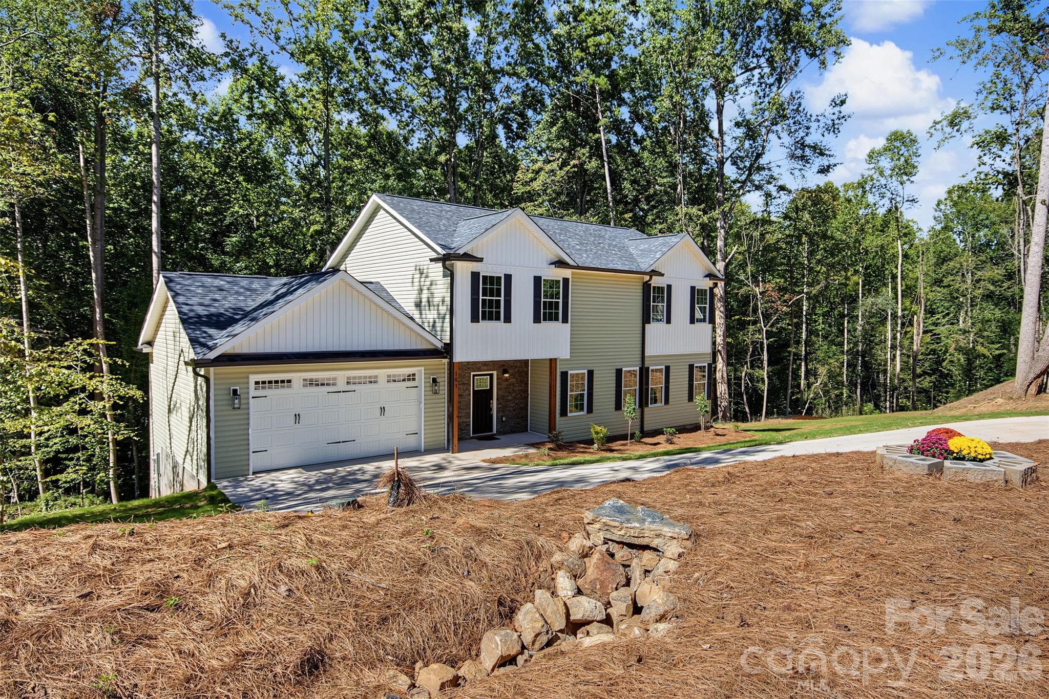 Single Family Residence at 181 Meadowlark Lane, Statesville, photo 3 of 47