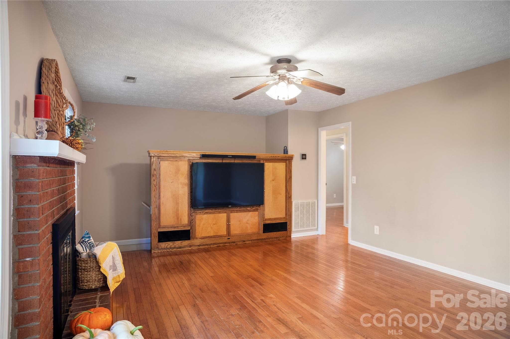 Single Family Residence at 8 Galax Lane, Hendersonville, photo 20 of 48