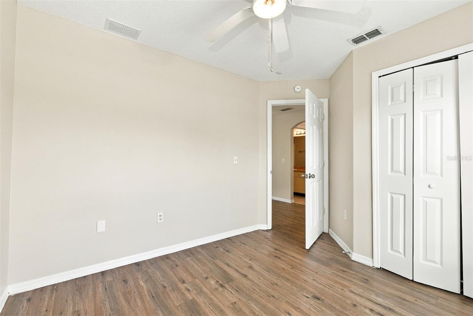Single Family Residence at 942 WILLIE MAYS PKWY, ORLANDO, photo 7 of 16