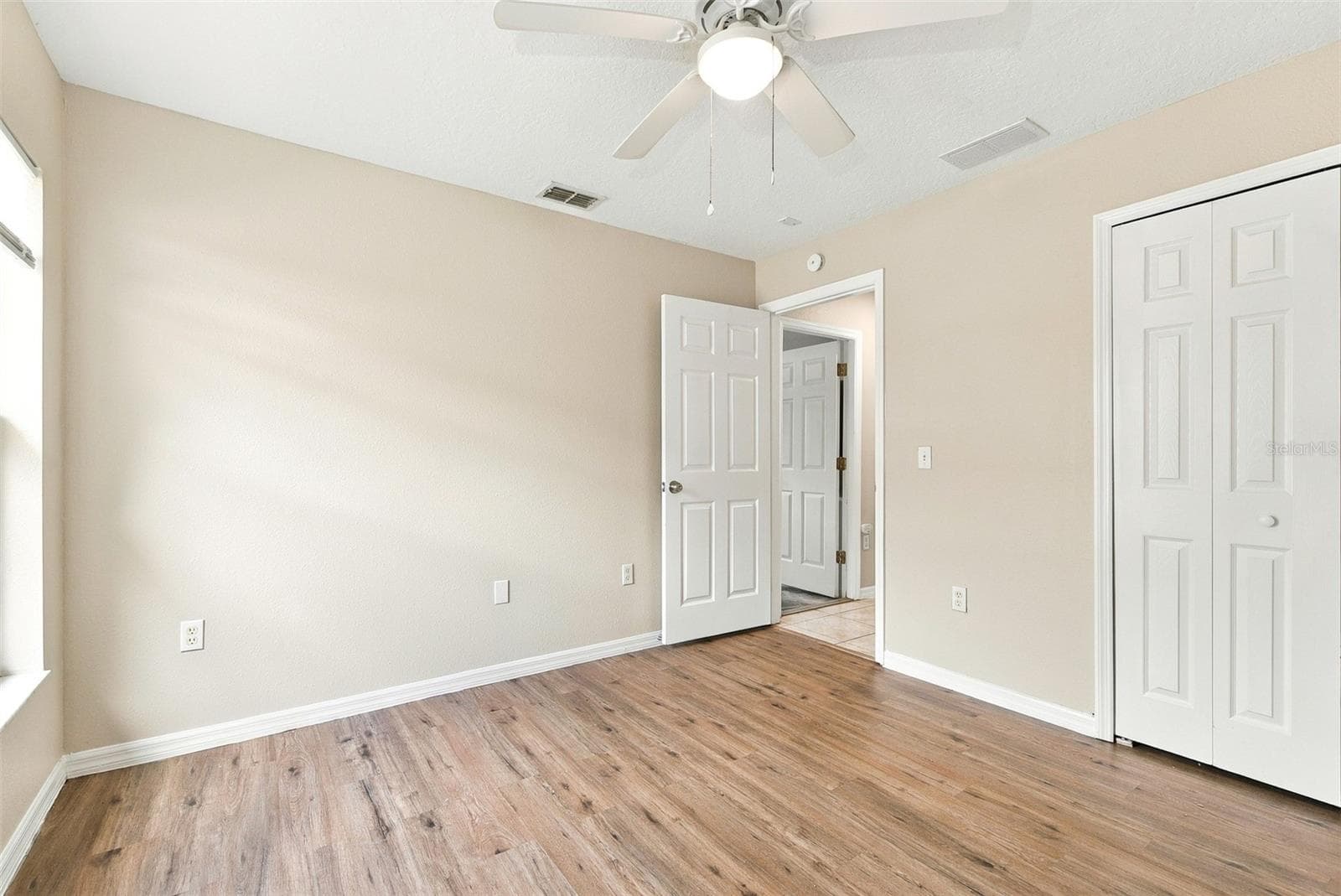Single Family Residence at 942 WILLIE MAYS PKWY, ORLANDO, photo 9 of 16
