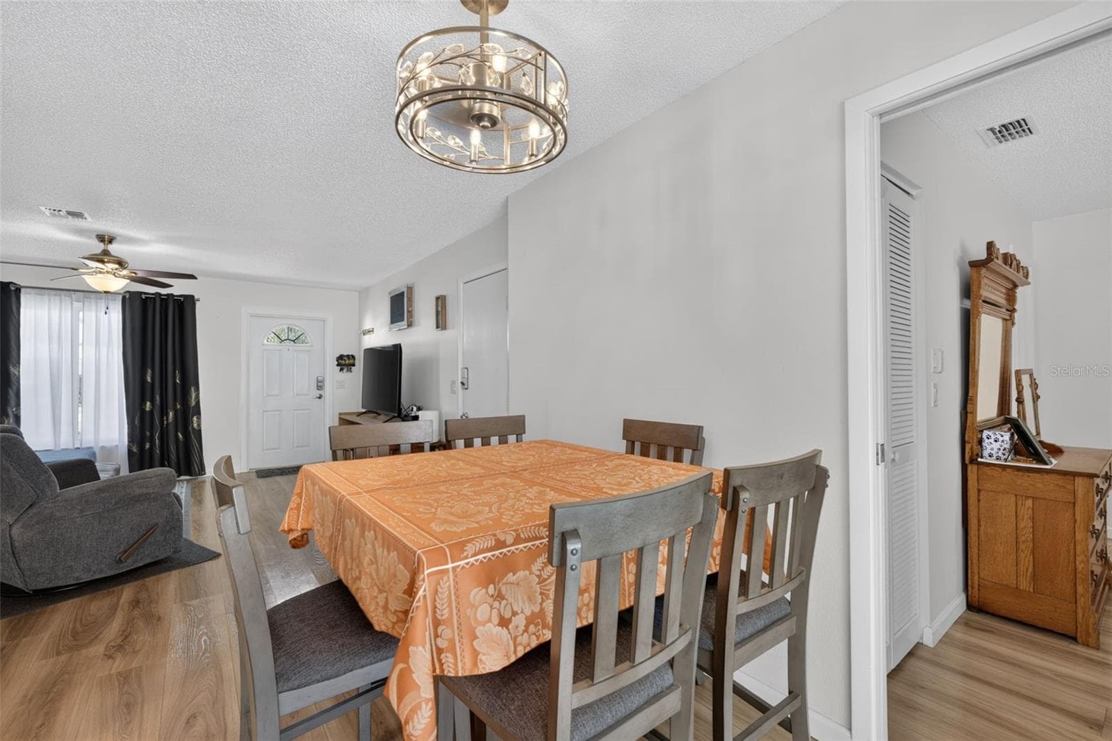 View of dining area from family room - 82 CIRCLEWOOD DR #A3-4, VENICE