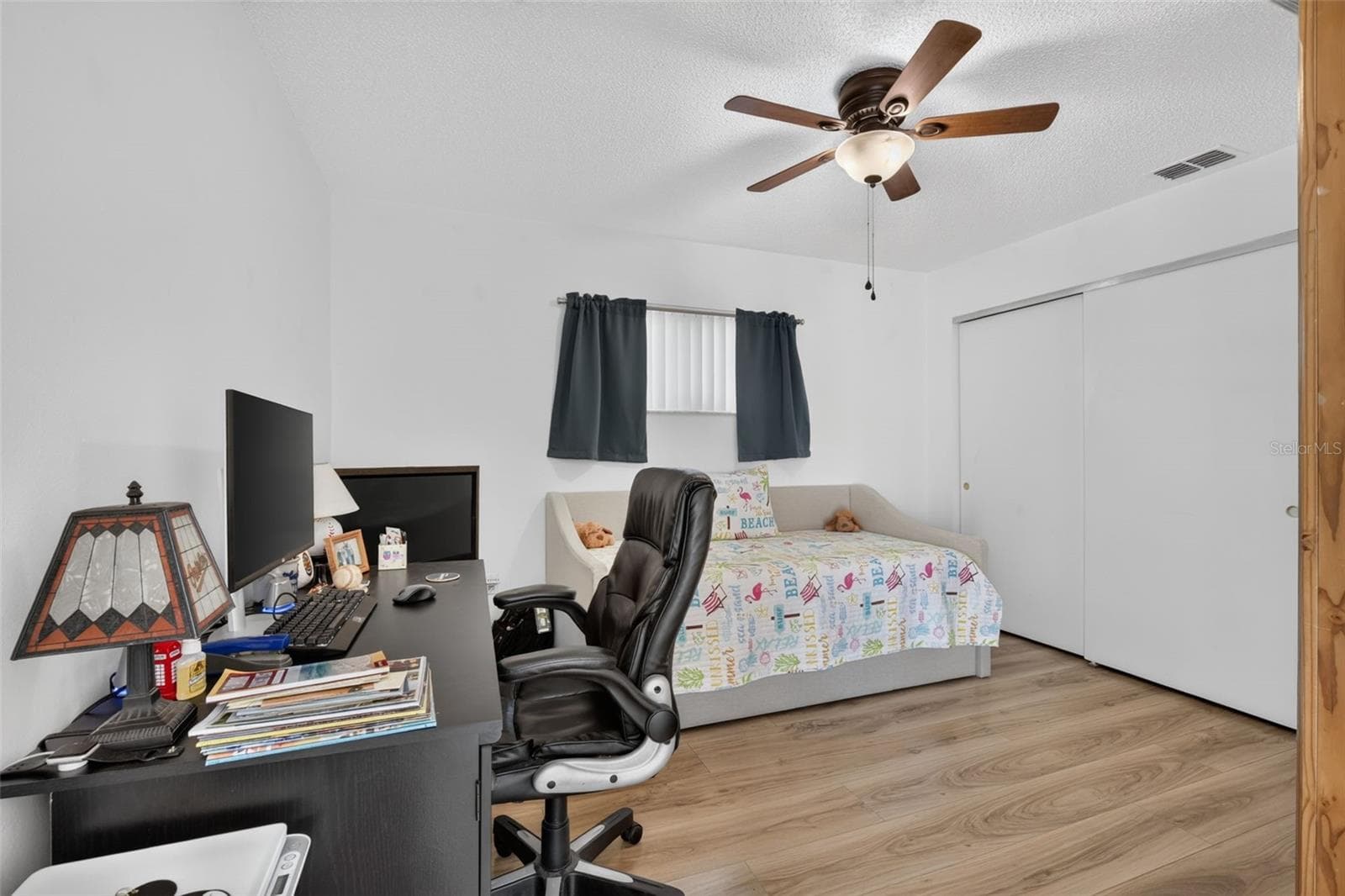 Guest bedroom - 82 CIRCLEWOOD DR #A3-4, VENICE