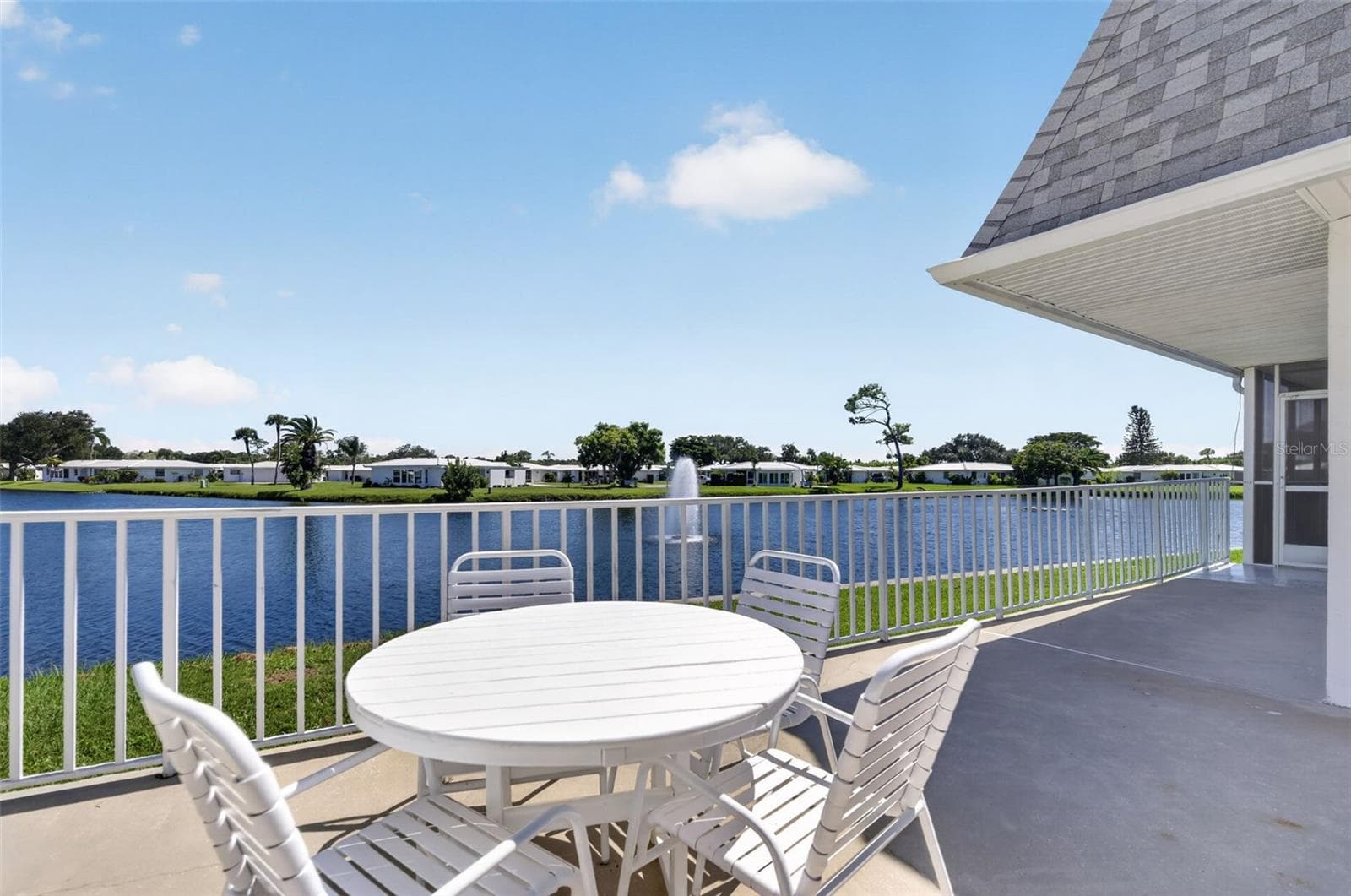 Patio area near community pool - 82 CIRCLEWOOD DR #A3-4, VENICE